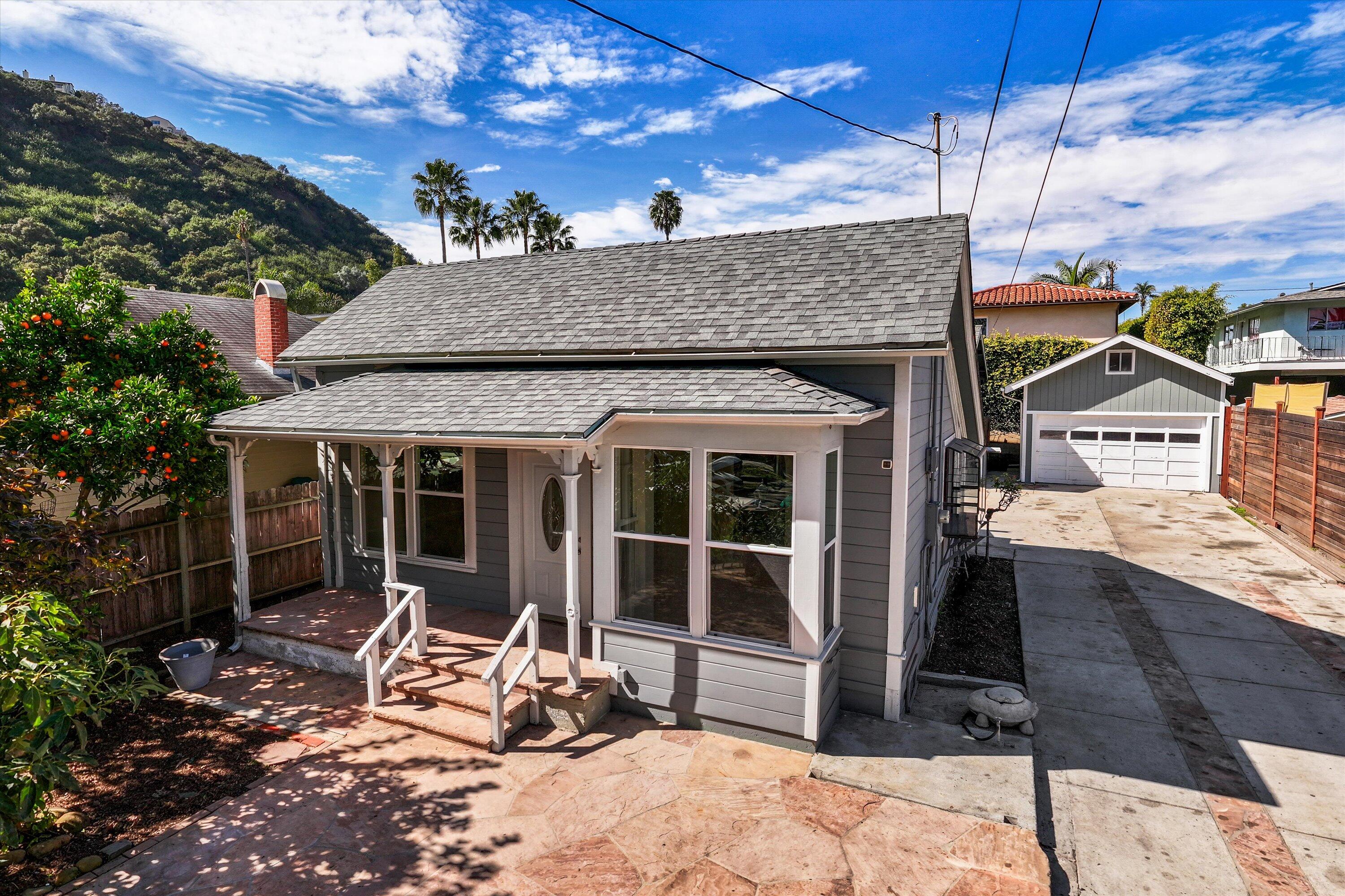 Santa Barbara, California 93101, United States, 2 Bedrooms Bedrooms, ,2 BathroomsBathrooms,Residential,Pending,76754