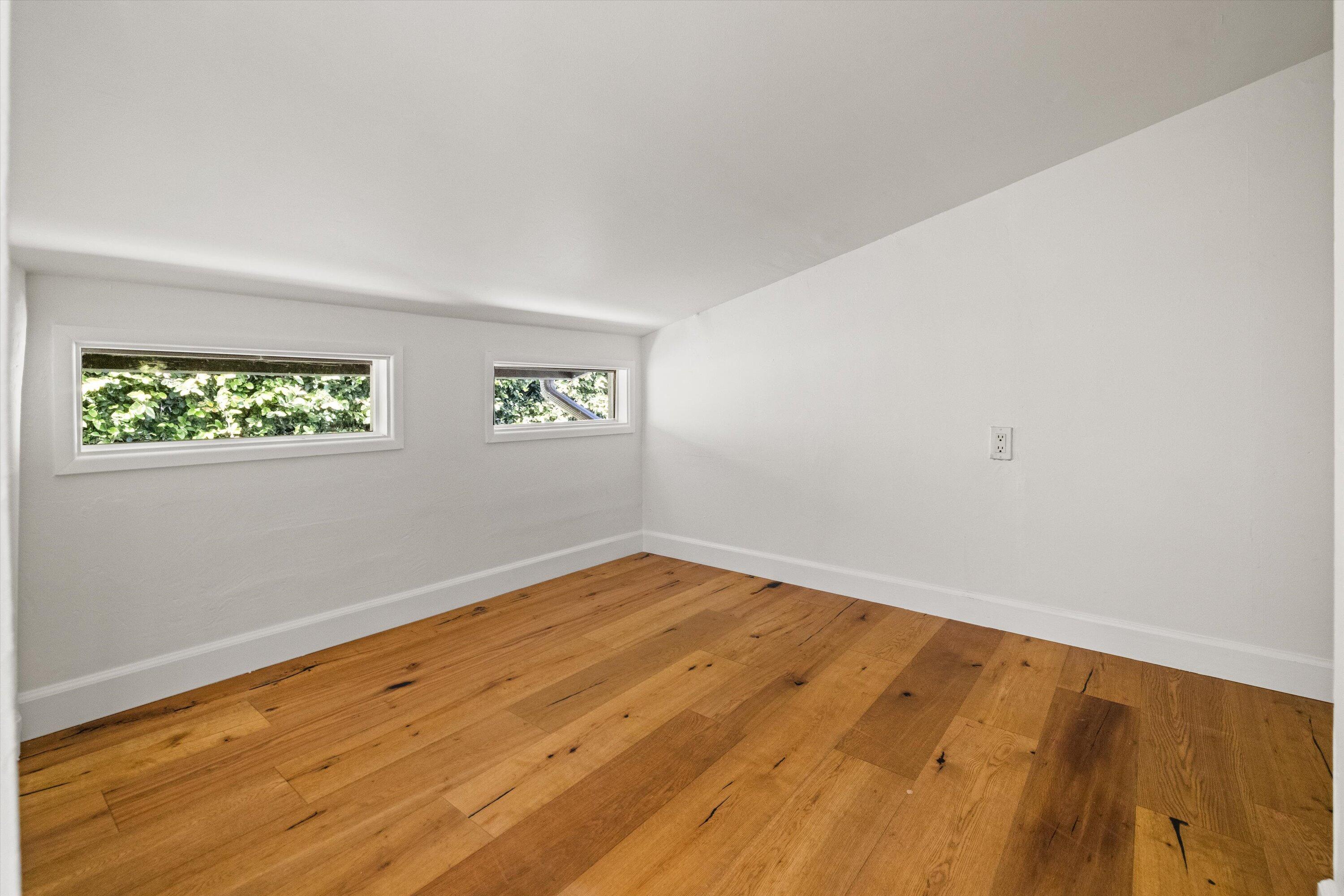 Santa Barbara, California 93101, United States, 2 Bedrooms Bedrooms, ,2 BathroomsBathrooms,Residential,Pending,76754