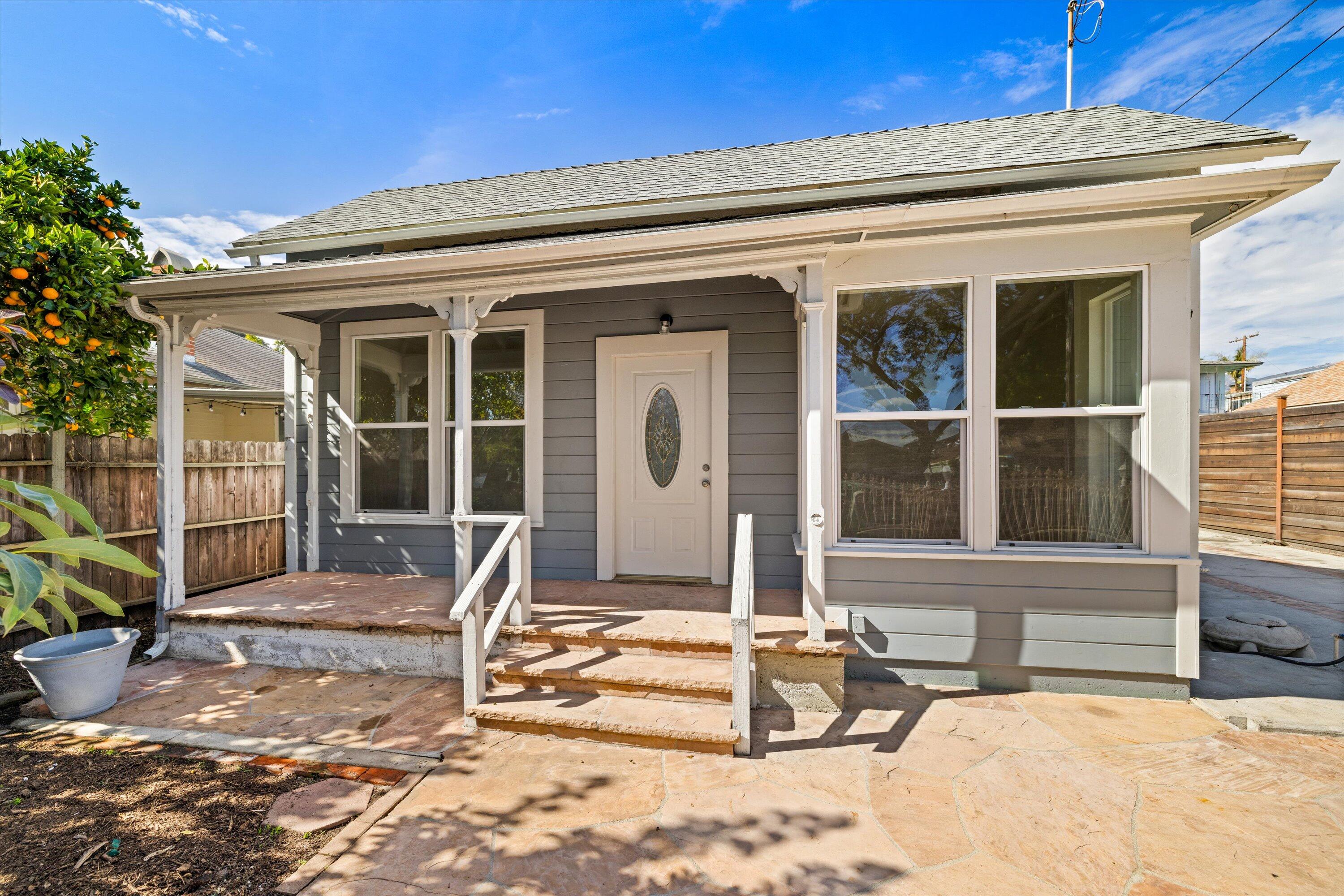 Santa Barbara, California 93101, United States, 2 Bedrooms Bedrooms, ,2 BathroomsBathrooms,Residential,Pending,76754