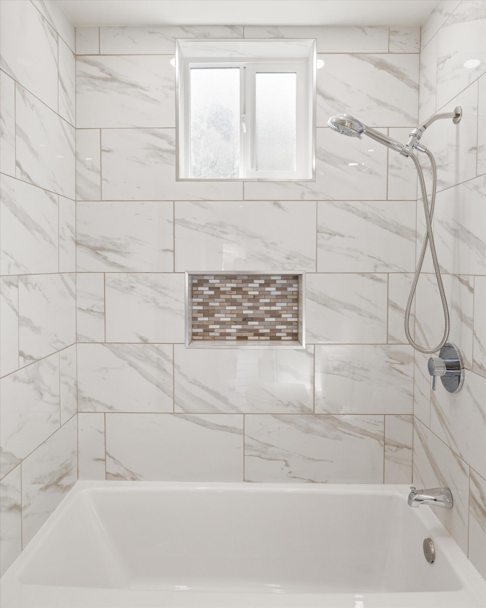 Santa Barbara, California 93101, United States, 2 Bedrooms Bedrooms, ,2 BathroomsBathrooms,Residential,Pending,76754