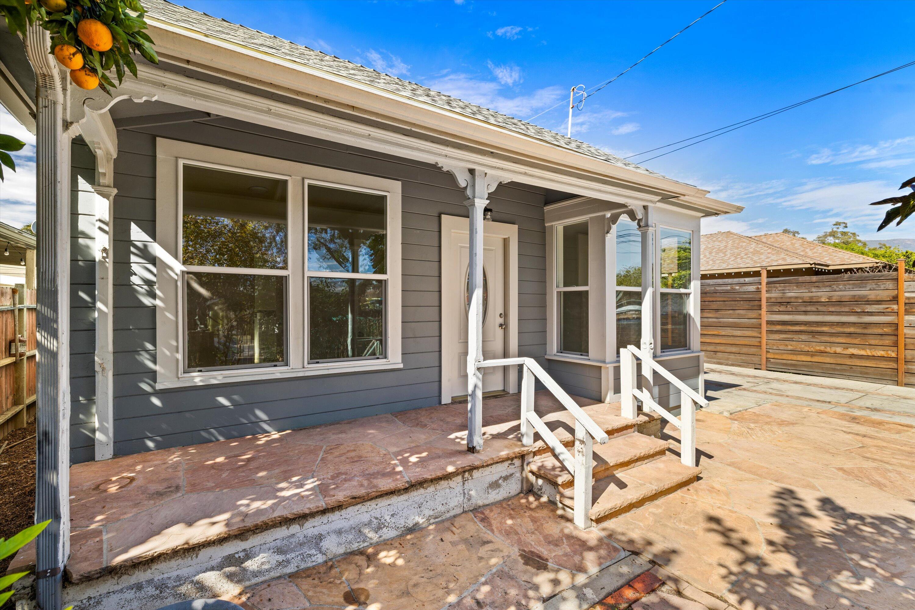 Santa Barbara, California 93101, United States, 2 Bedrooms Bedrooms, ,2 BathroomsBathrooms,Residential,Pending,76754