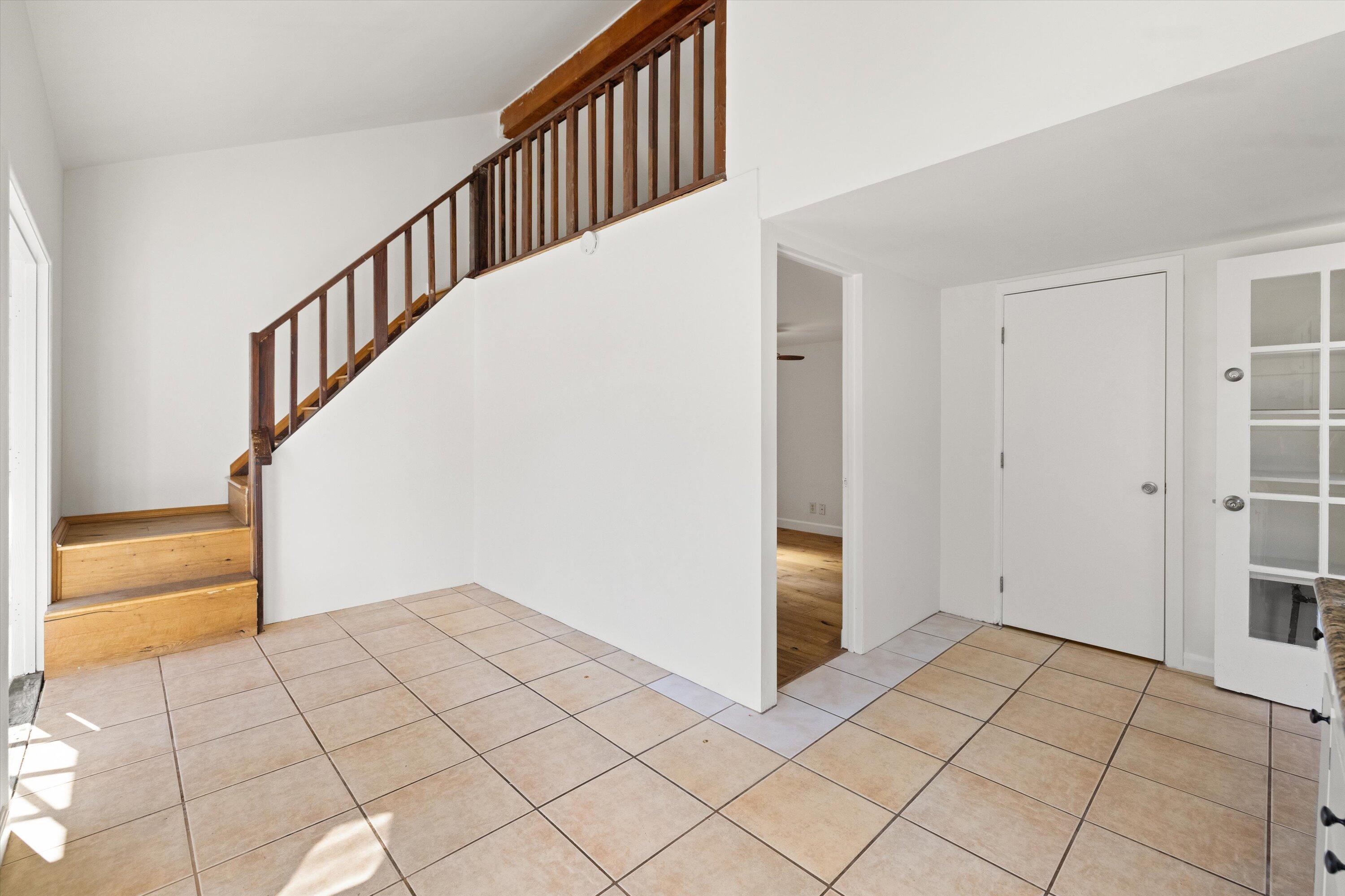 Santa Barbara, California 93101, United States, 2 Bedrooms Bedrooms, ,2 BathroomsBathrooms,Residential,Pending,76754