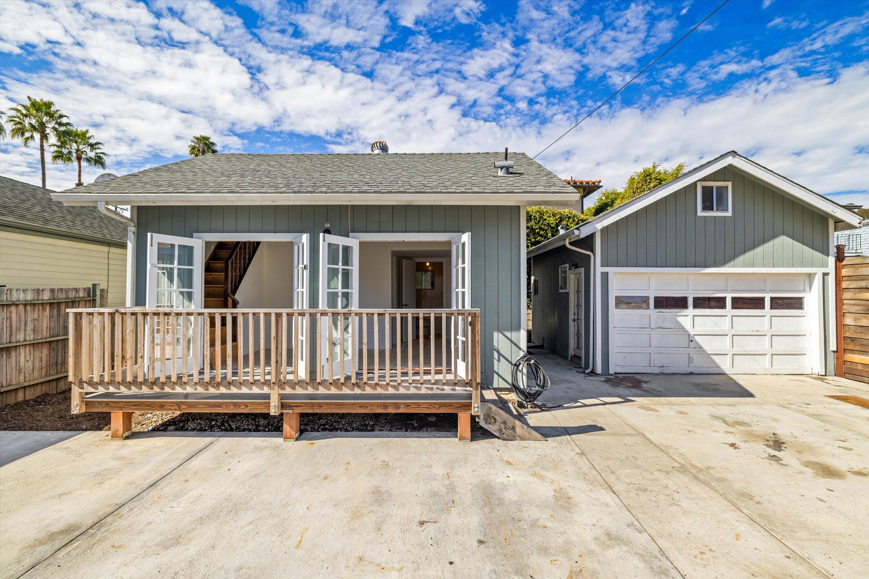 Santa Barbara, California 93101, United States, 2 Bedrooms Bedrooms, ,2 BathroomsBathrooms,Residential,Pending,76754