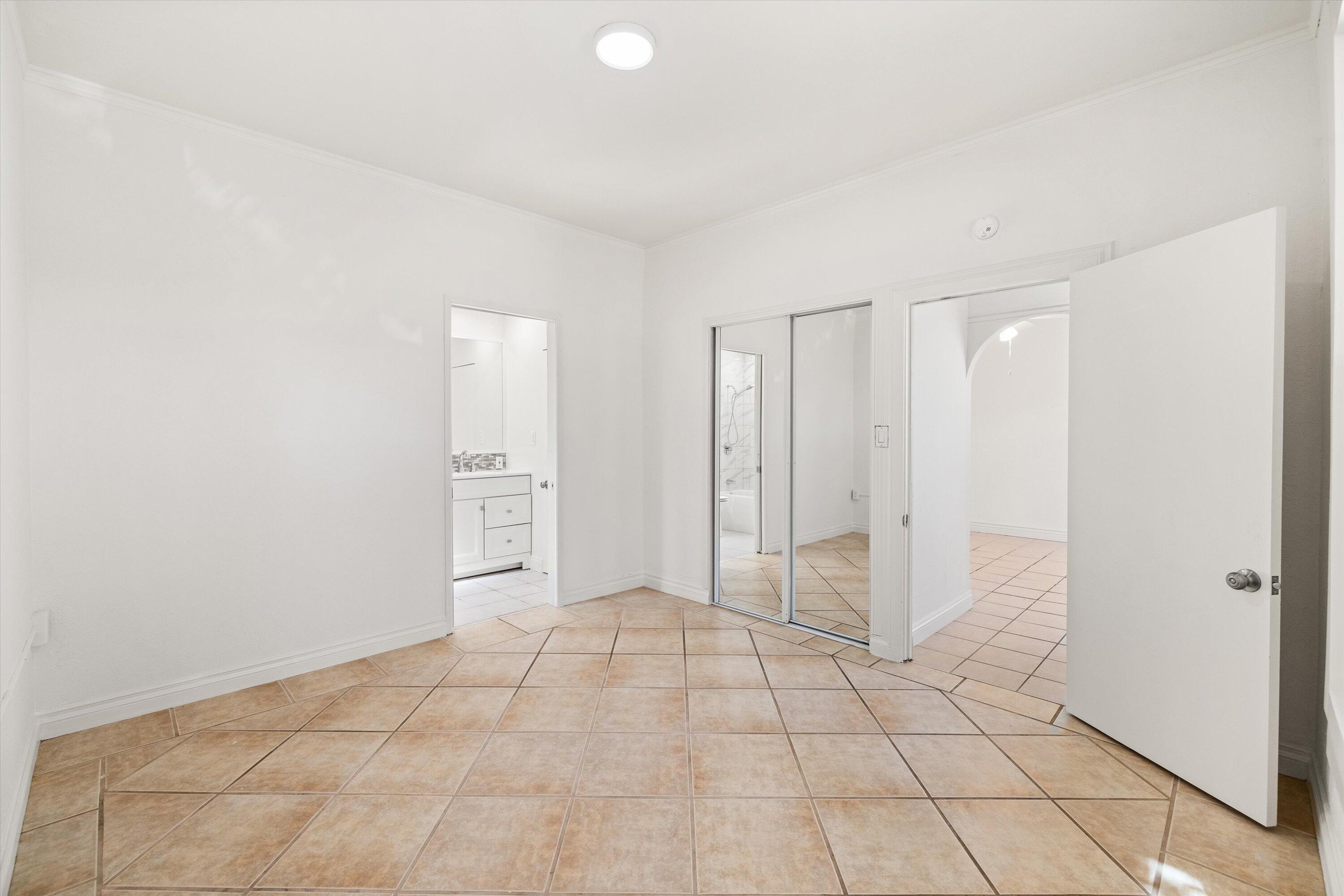 Santa Barbara, California 93101, United States, 2 Bedrooms Bedrooms, ,2 BathroomsBathrooms,Residential,Pending,76754