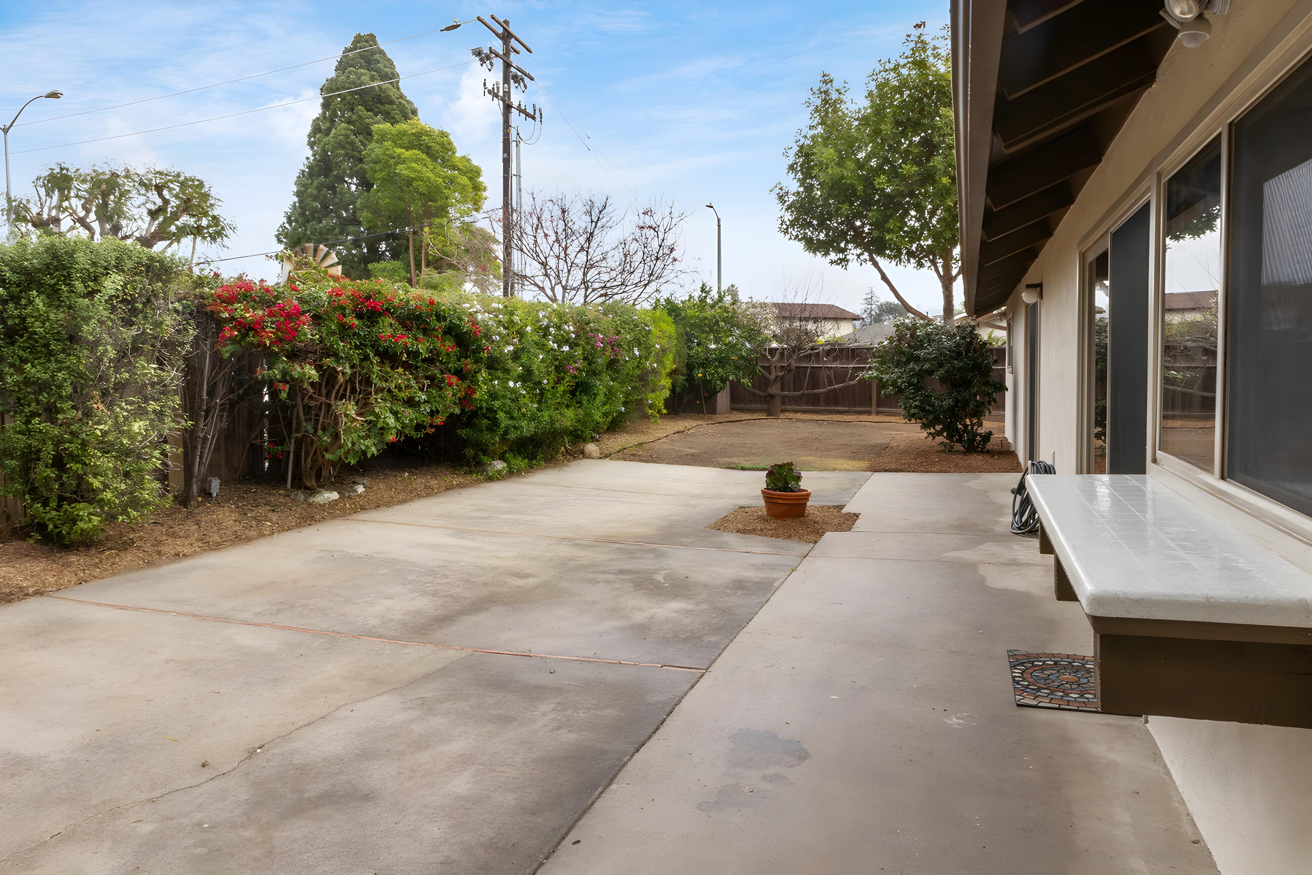 Santa Barbara, California 93111, United States, 3 Bedrooms Bedrooms, ,2 BathroomsBathrooms,Residential,Pending,8986