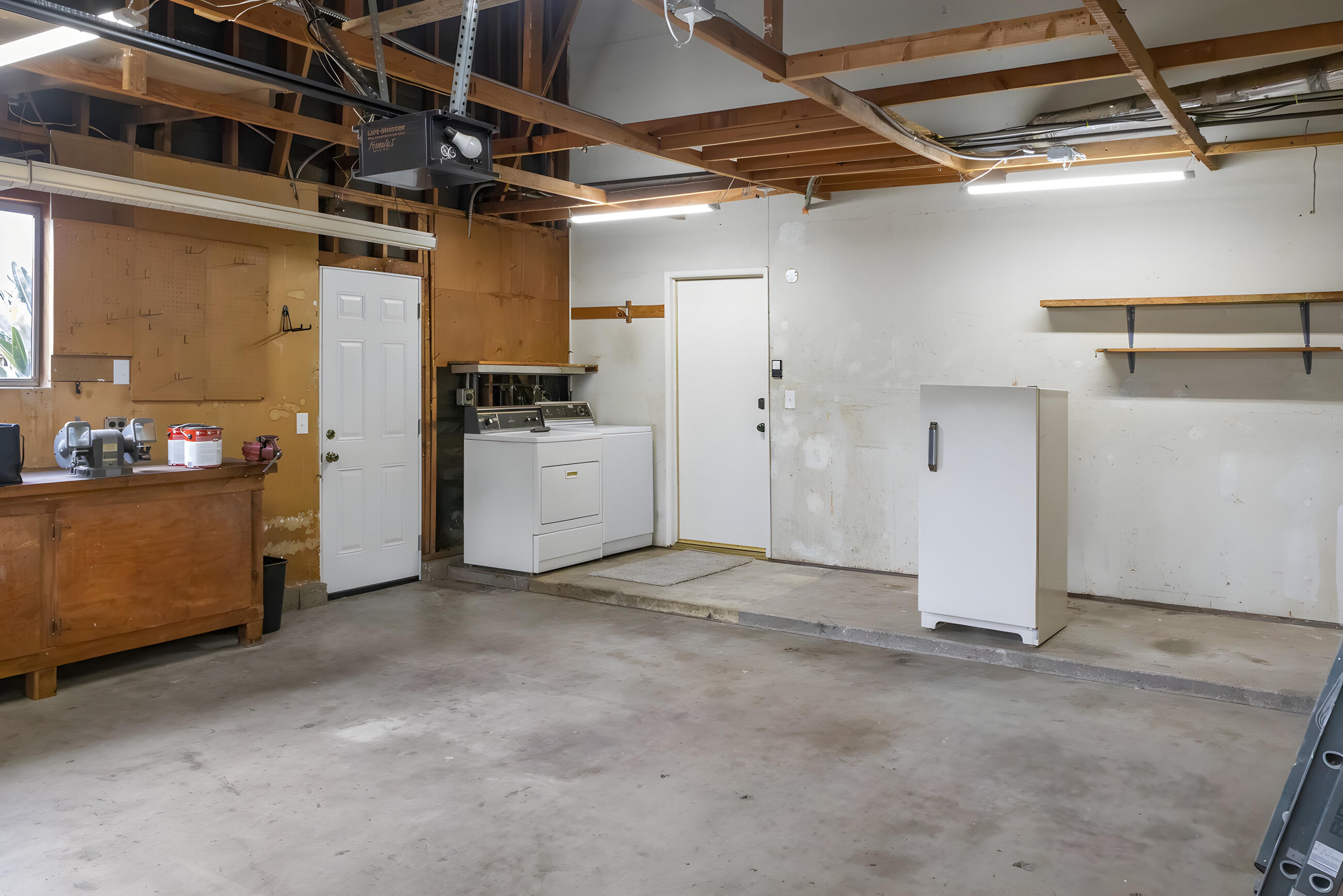 Santa Barbara, California 93111, United States, 3 Bedrooms Bedrooms, ,2 BathroomsBathrooms,Residential,Pending,8986