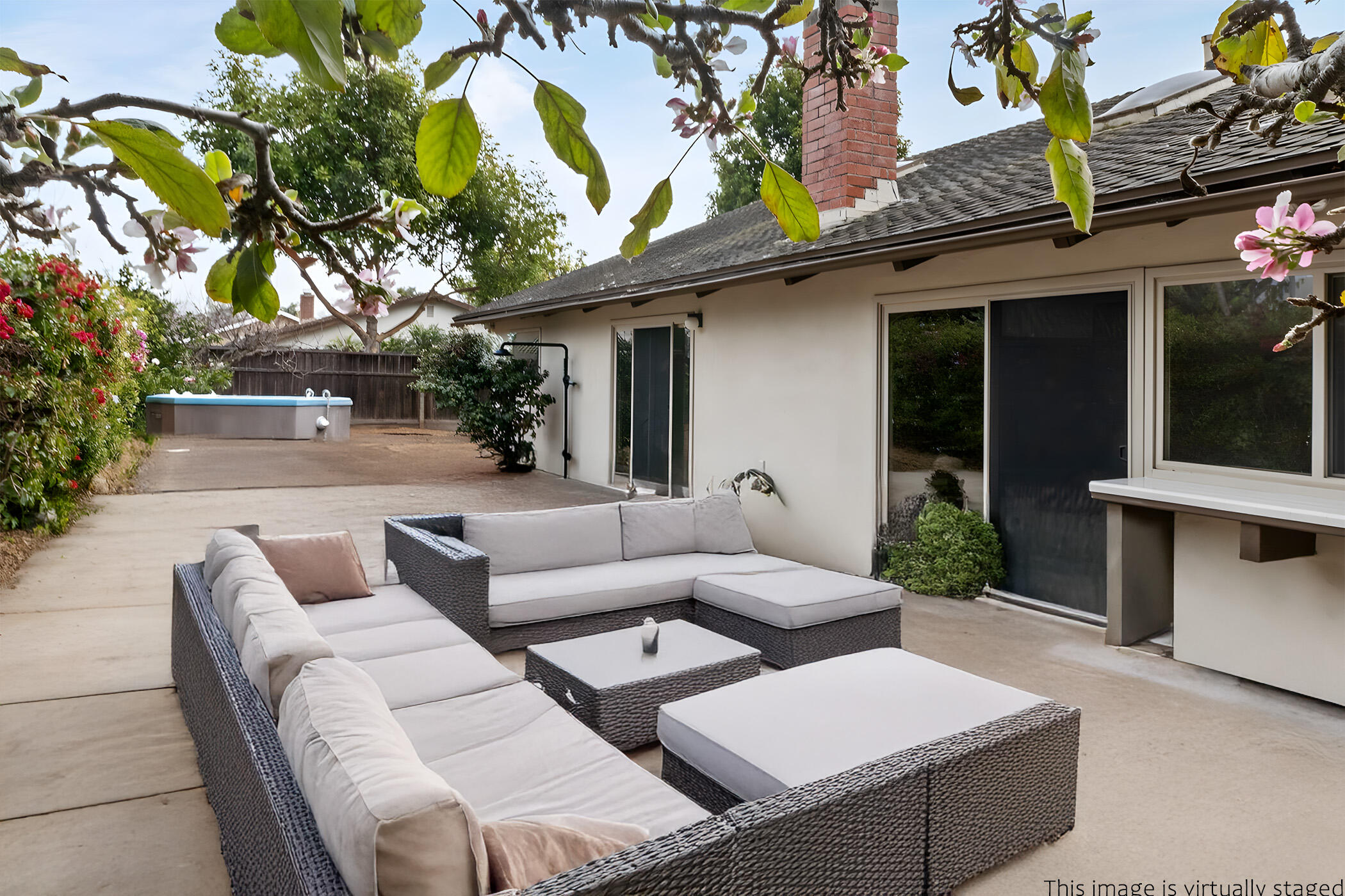 Santa Barbara, California 93111, United States, 3 Bedrooms Bedrooms, ,2 BathroomsBathrooms,Residential,Pending,8986