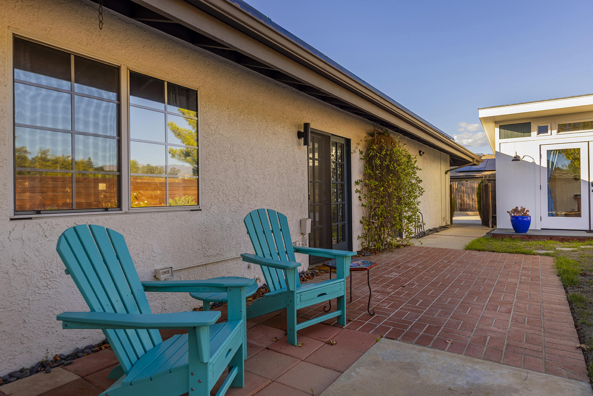 Ojai, California 93023, United States, 3 Bedrooms Bedrooms, ,2 BathroomsBathrooms,Residential,Active,230199