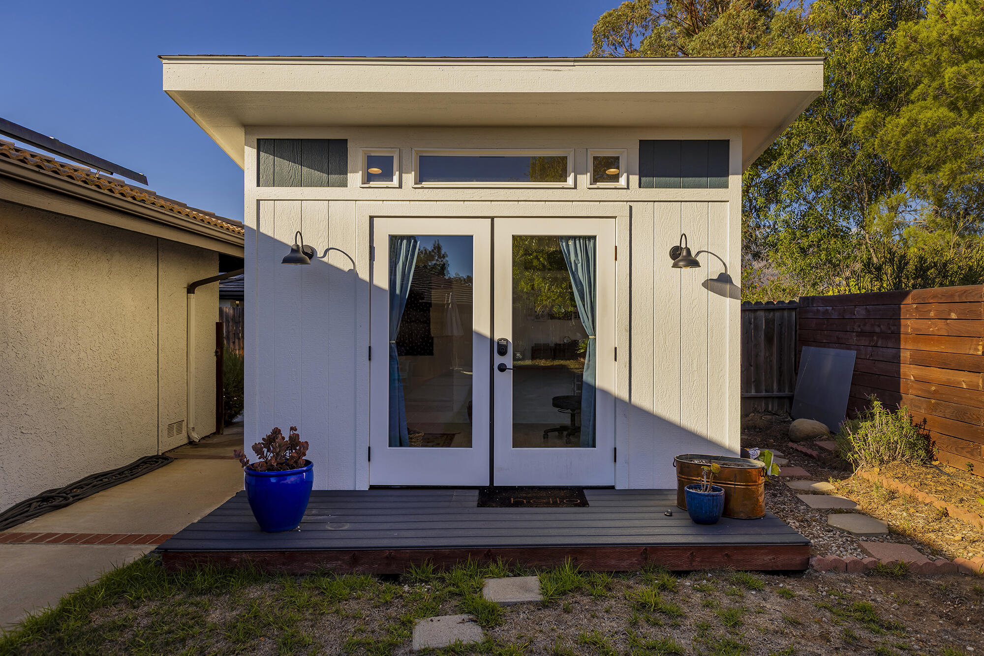 Ojai, California 93023, United States, 3 Bedrooms Bedrooms, ,2 BathroomsBathrooms,Residential,Active,230199