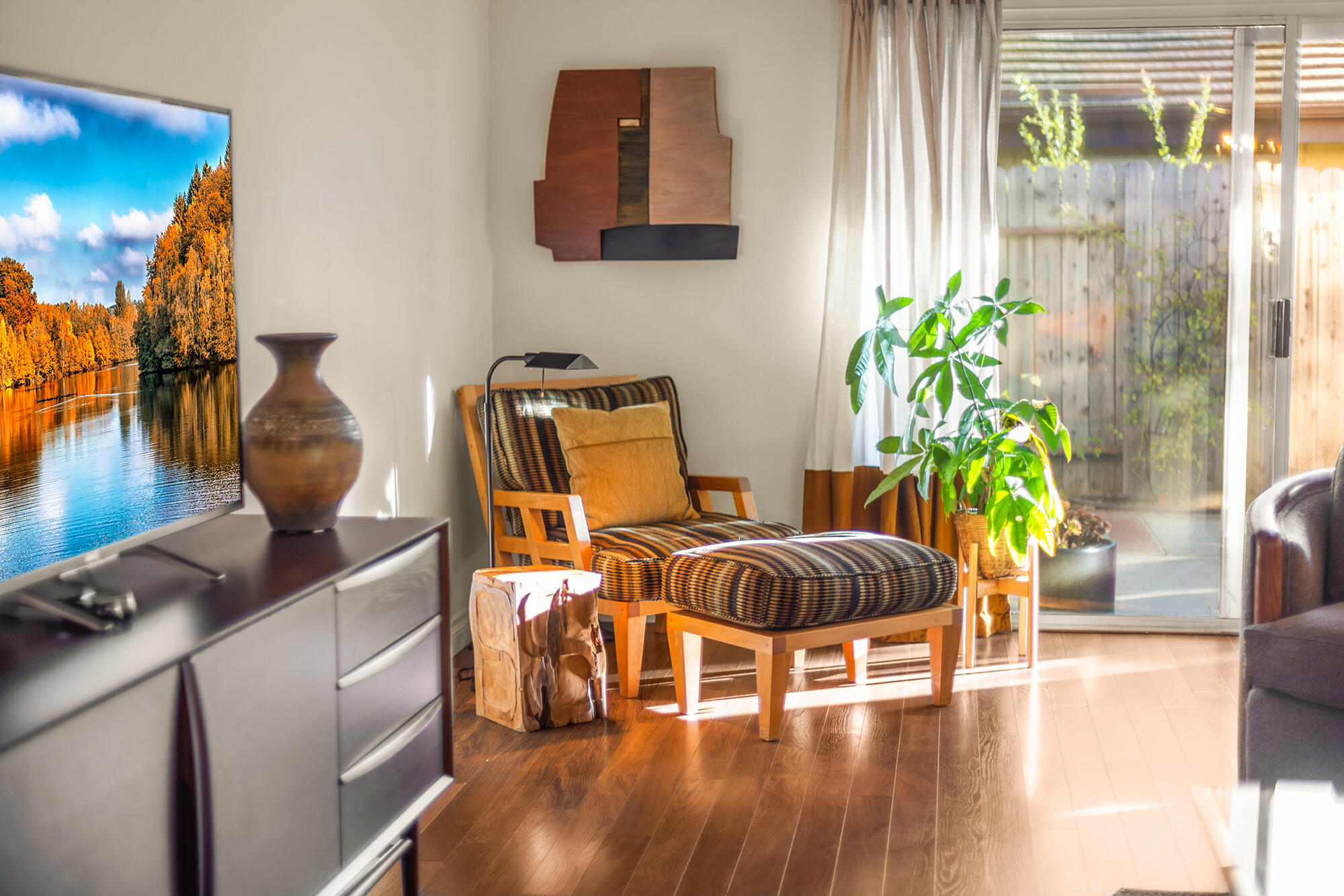 Ojai, California 93023, United States, 3 Bedrooms Bedrooms, ,2 BathroomsBathrooms,Residential,Active,230199