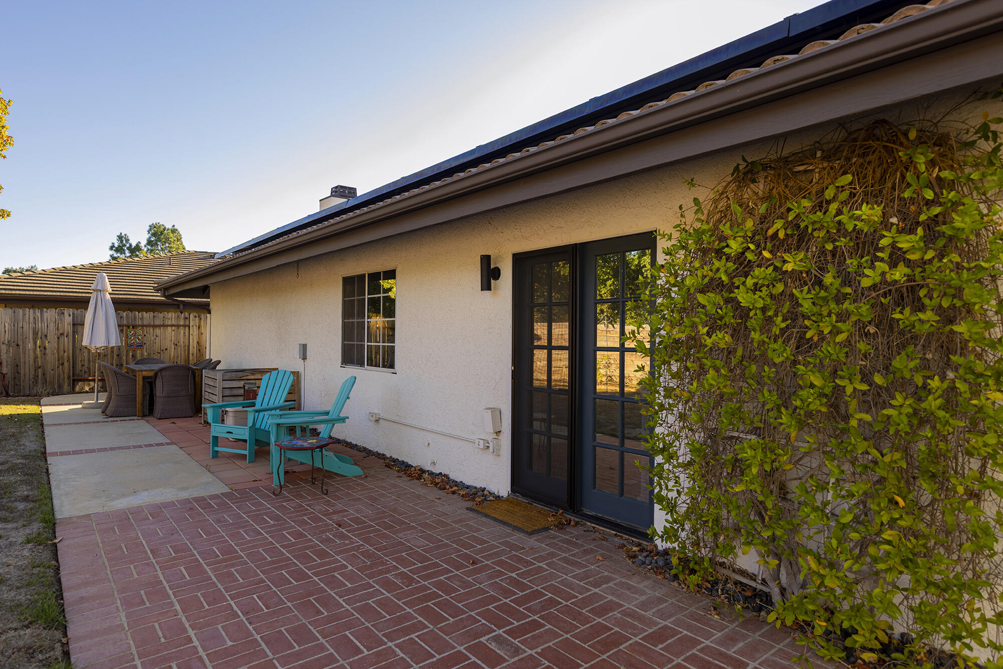Ojai, California 93023, United States, 3 Bedrooms Bedrooms, ,2 BathroomsBathrooms,Residential,Active,230199