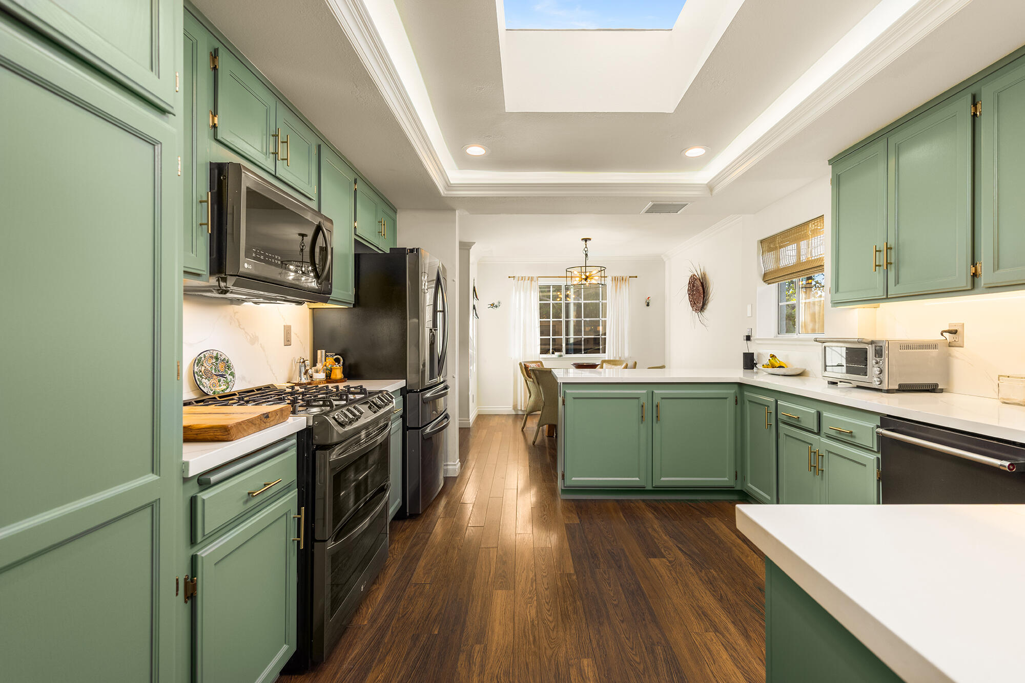 Ojai, California 93023, United States, 3 Bedrooms Bedrooms, ,2 BathroomsBathrooms,Residential,Active,230199