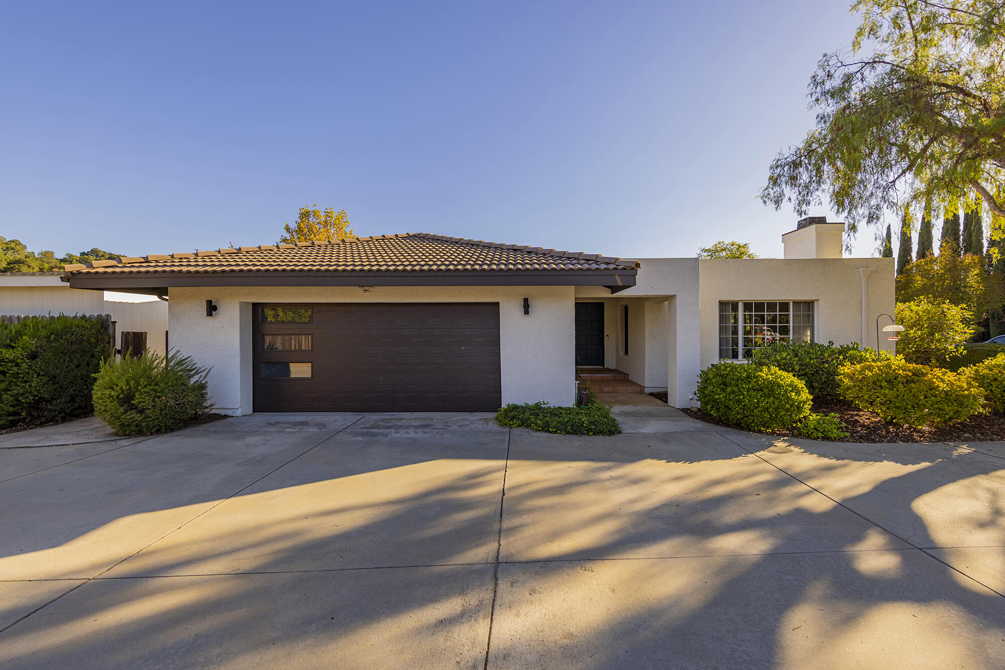 Ojai, California 93023, United States, 3 Bedrooms Bedrooms, ,2 BathroomsBathrooms,Residential,Active,230199