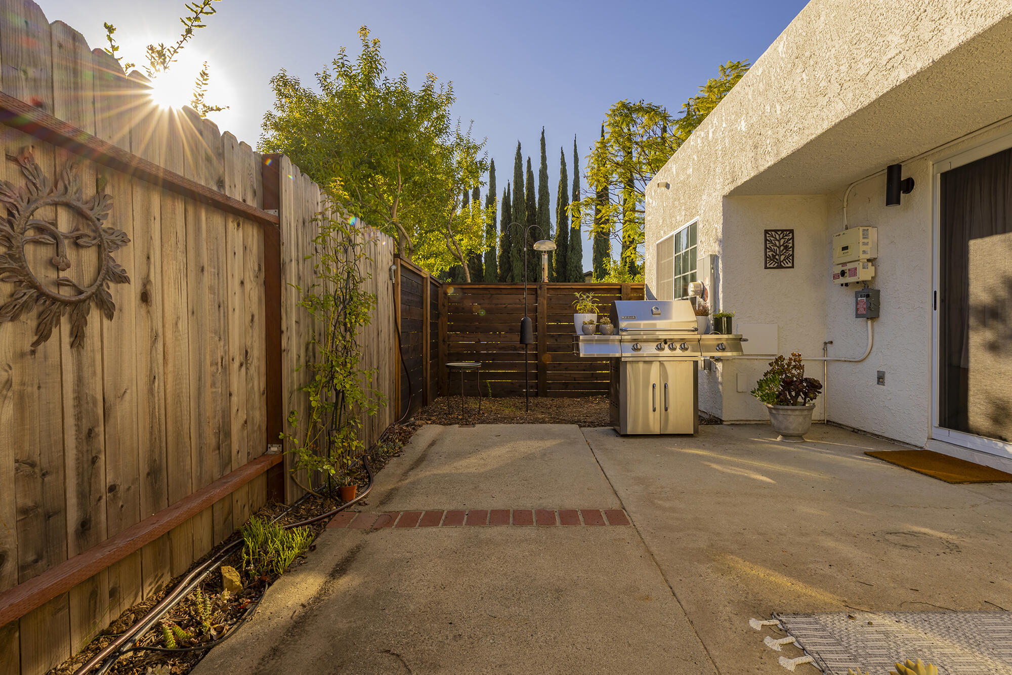 Ojai, California 93023, United States, 3 Bedrooms Bedrooms, ,2 BathroomsBathrooms,Residential,Active,230199