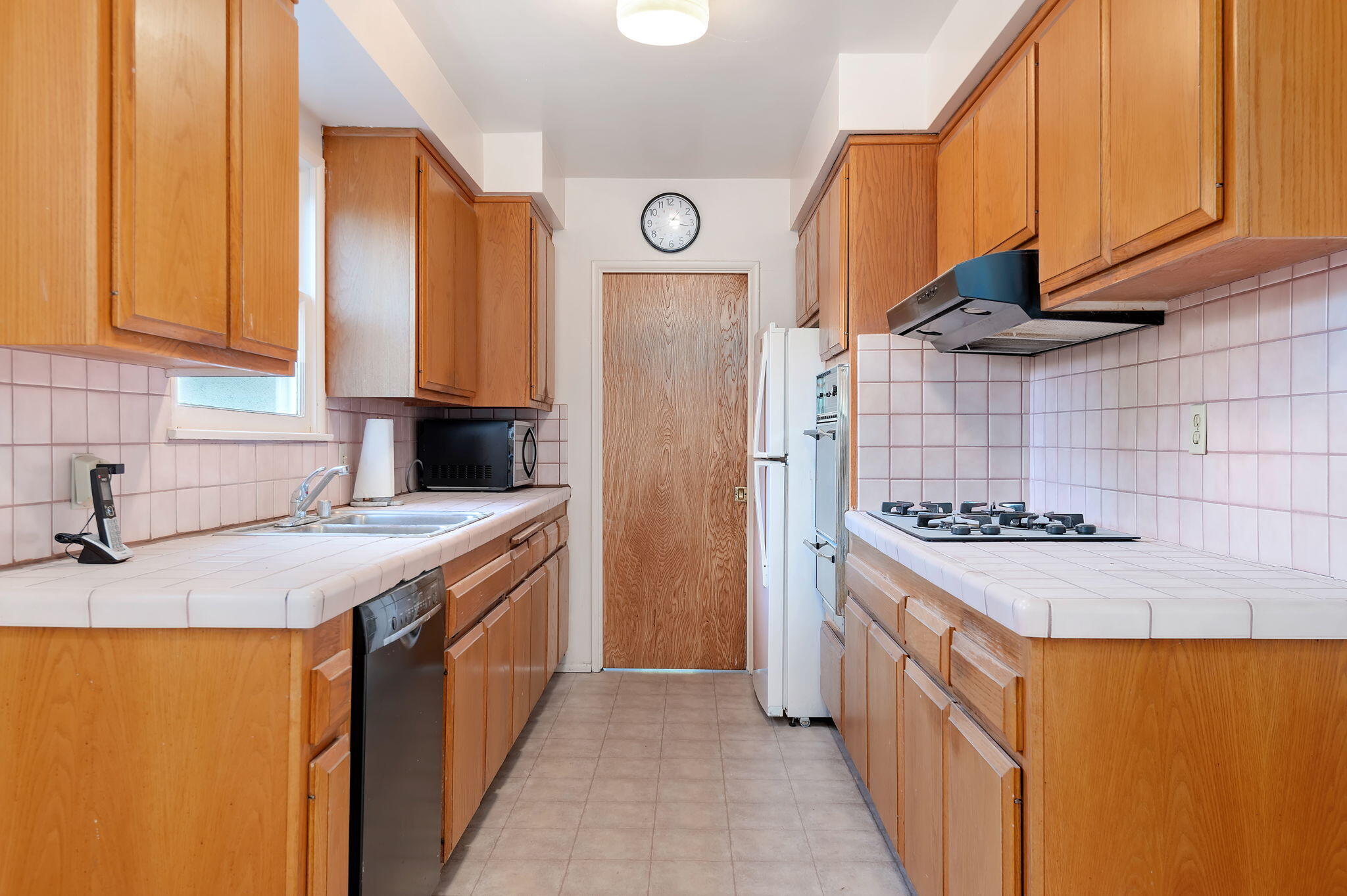 Santa Barbara, California 93108, United States, 3 Bedrooms Bedrooms, ,2 BathroomsBathrooms,Residential,Pending,12762