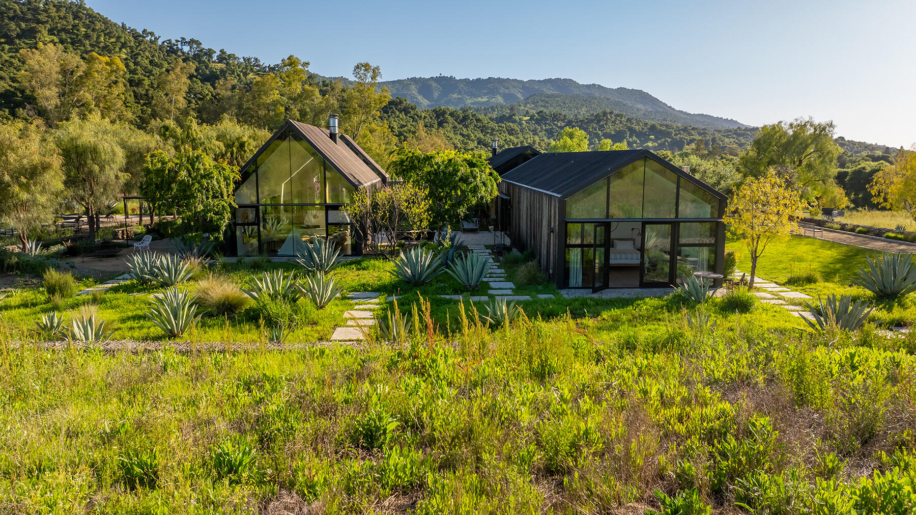 Ojai, California 93023, United States, 5 Bedrooms Bedrooms, ,6 BathroomsBathrooms,Residential,Active,201467