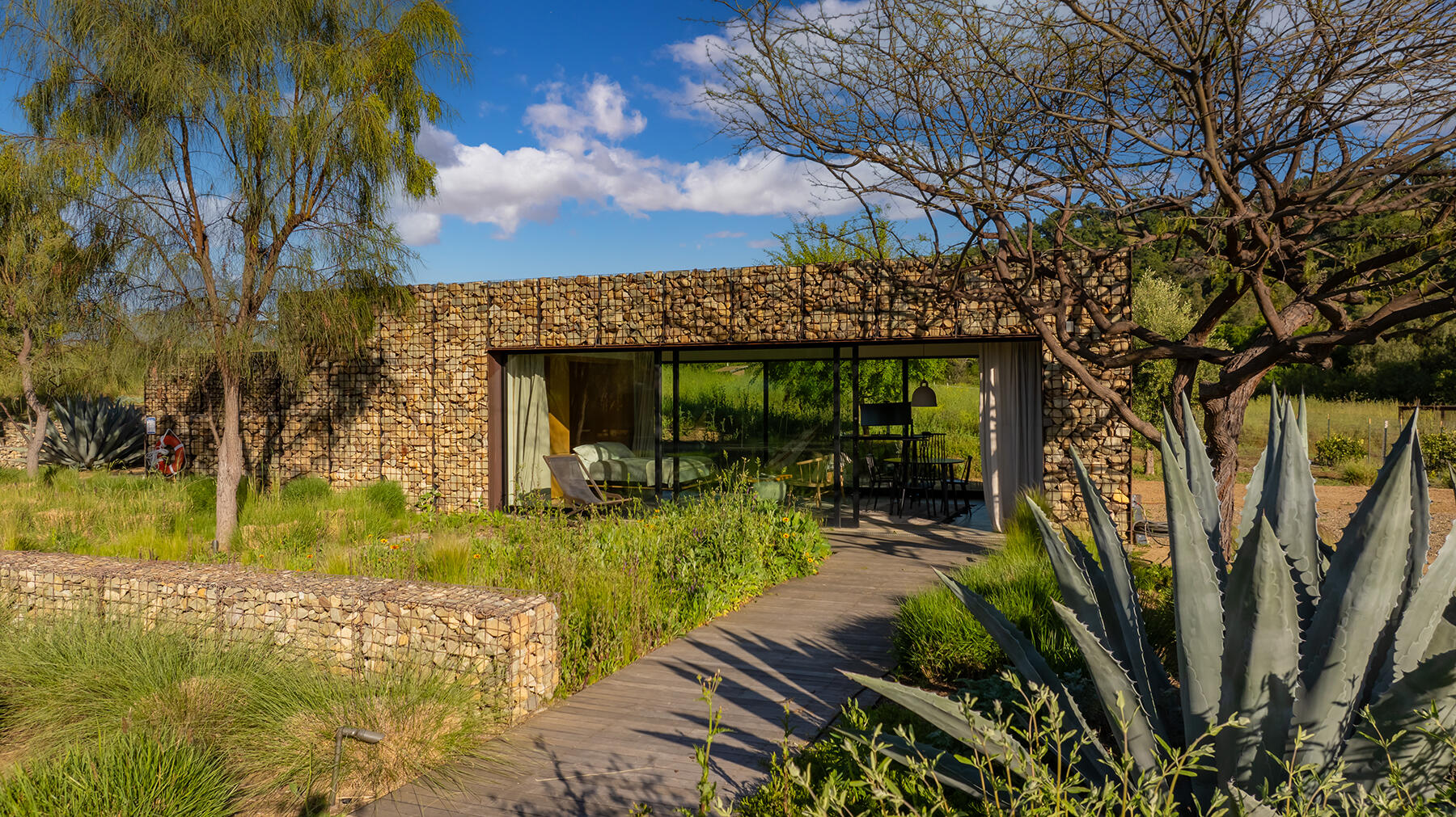 Ojai, California 93023, United States, 5 Bedrooms Bedrooms, ,6 BathroomsBathrooms,Residential,Active,201467