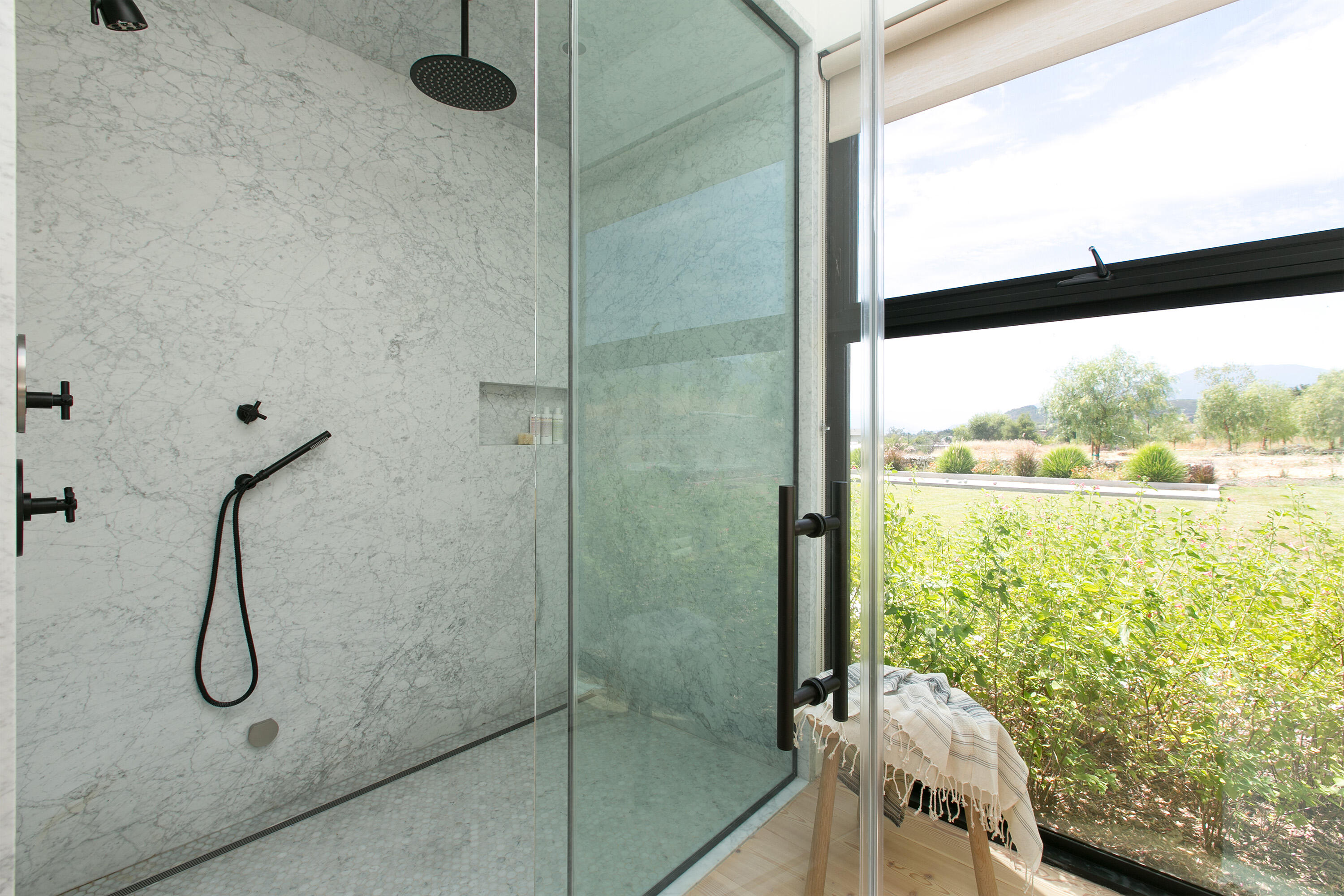 Ojai, California 93023, United States, 5 Bedrooms Bedrooms, ,6 BathroomsBathrooms,Residential,Active,201467