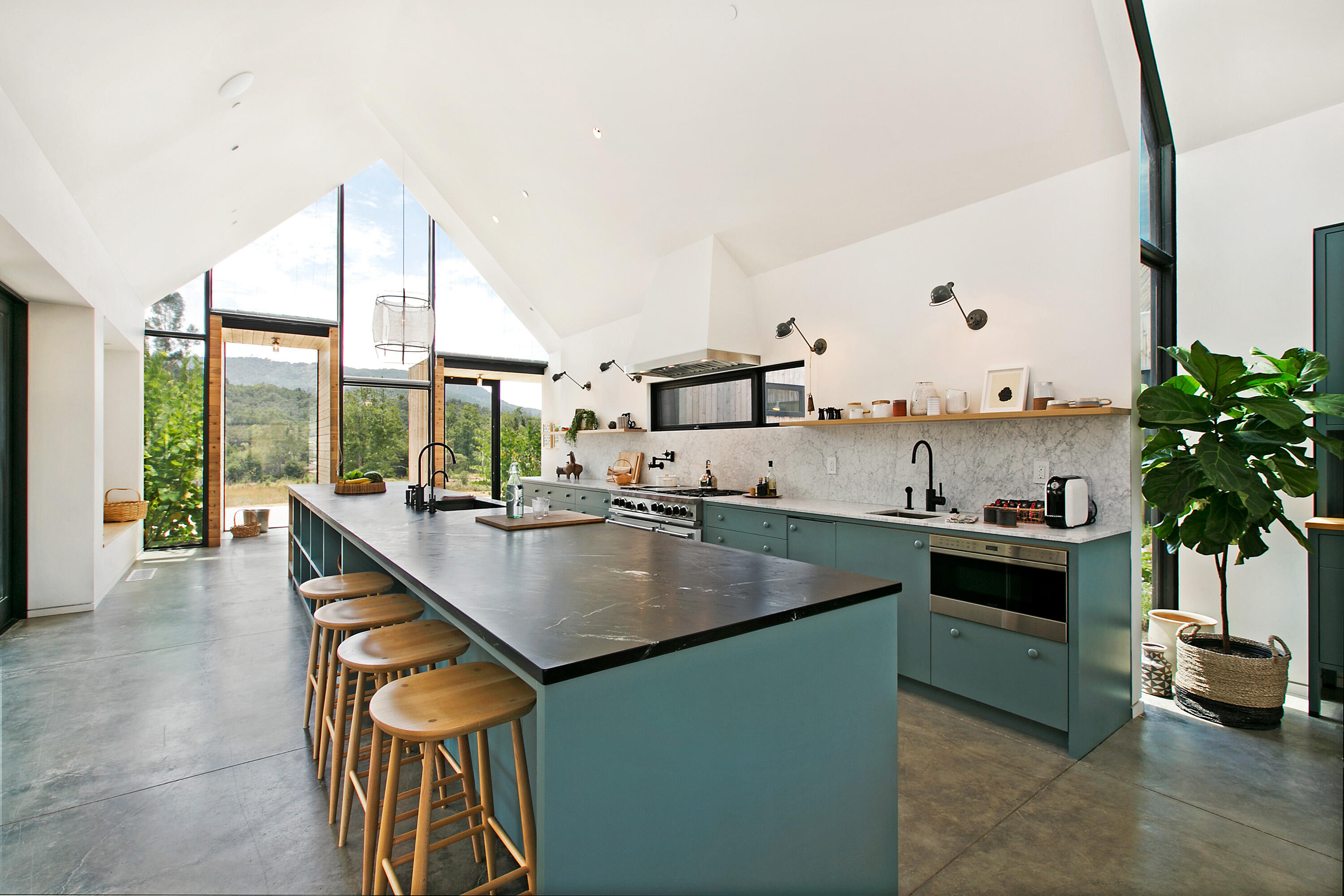 Ojai, California 93023, United States, 5 Bedrooms Bedrooms, ,6 BathroomsBathrooms,Residential,Active,201467