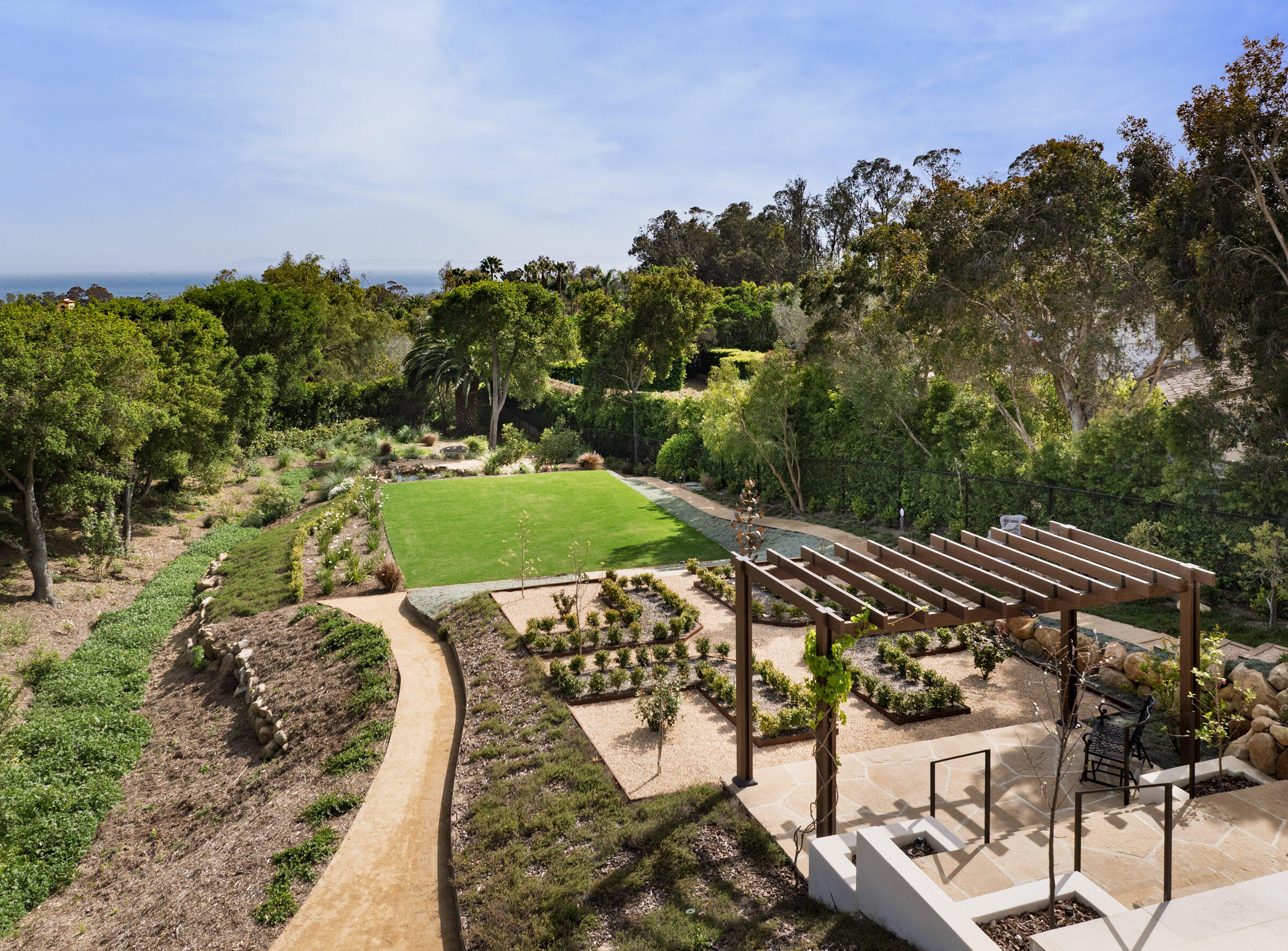 Montecito, California 93108, United States, 5 Bedrooms Bedrooms, ,7 BathroomsBathrooms,Residential,Active,109947