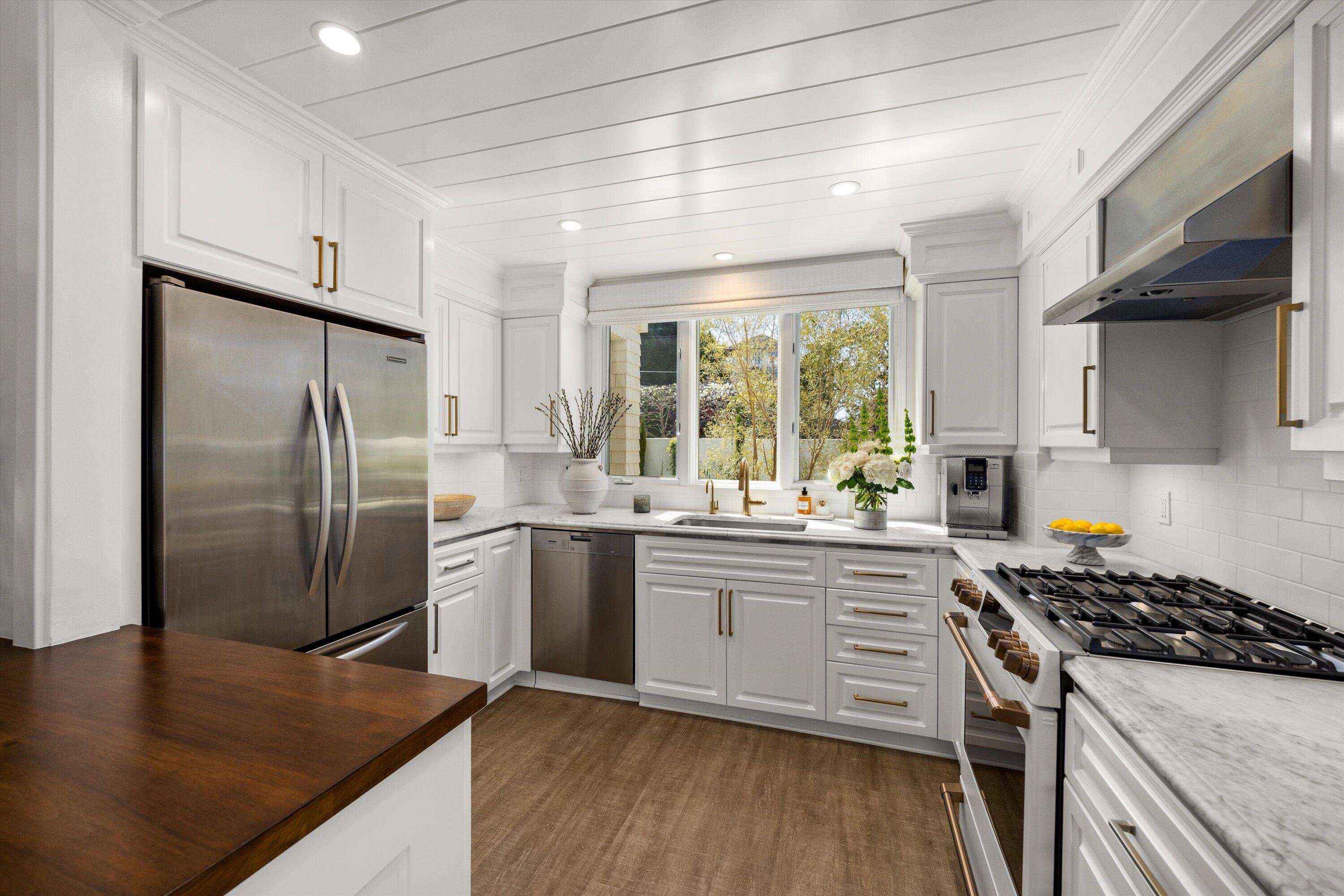 Santa Barbara, California 93108, United States, 4 Bedrooms Bedrooms, ,4 BathroomsBathrooms,Residential,Active,118095