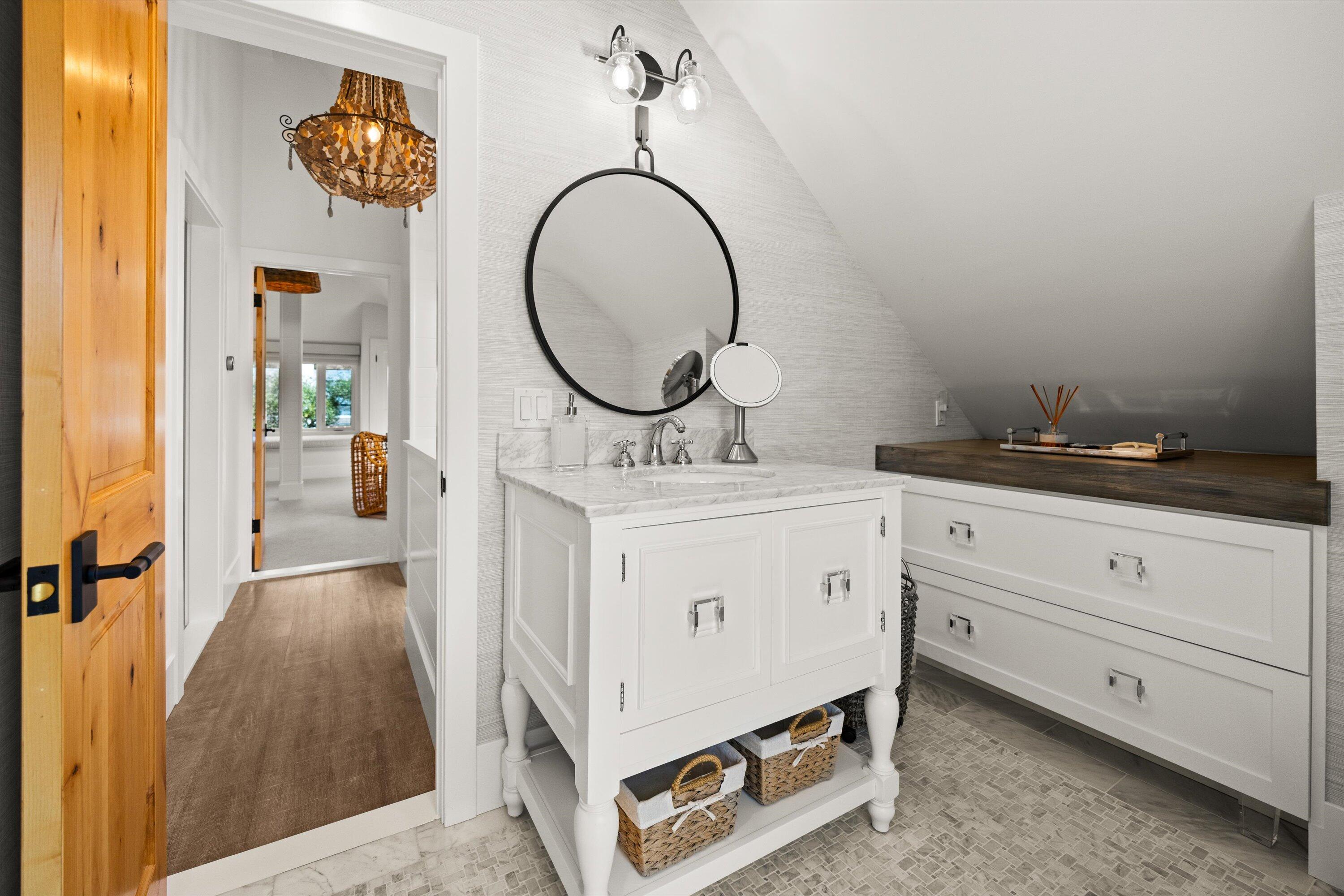 Santa Barbara, California 93108, United States, 4 Bedrooms Bedrooms, ,4 BathroomsBathrooms,Residential,Active,118095