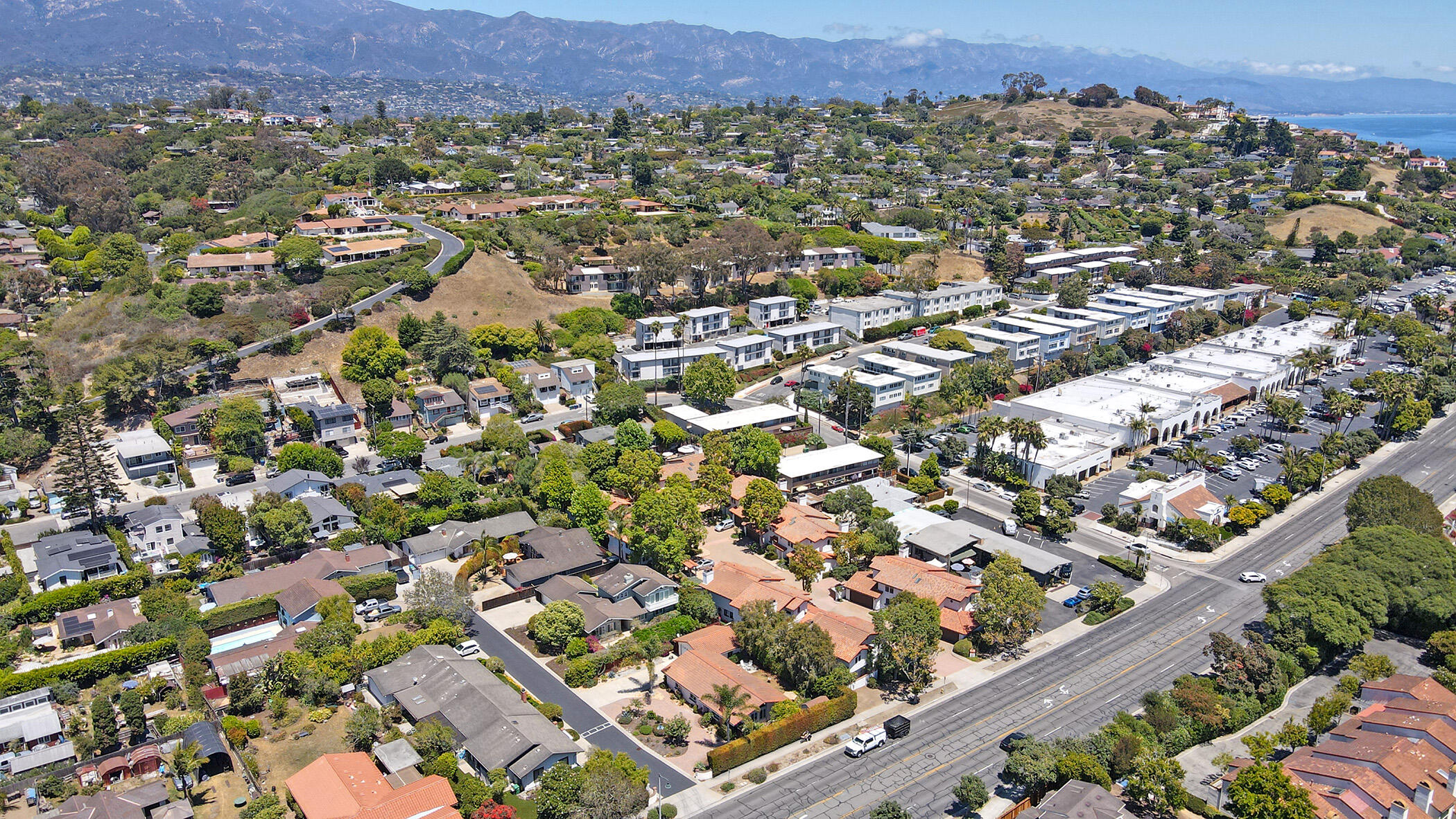 Santa Barbara, California 93105, United States, 3 Bedrooms Bedrooms, ,2 BathroomsBathrooms,Residential,Pending,183903