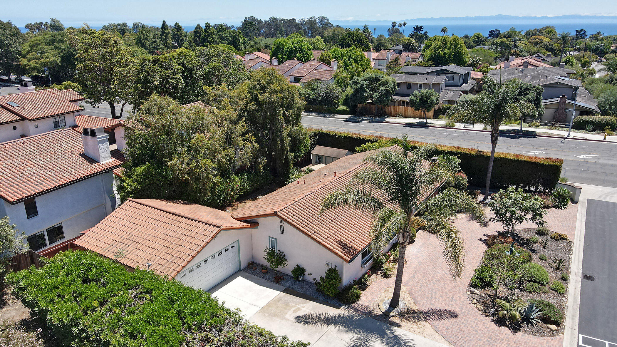 Santa Barbara, California 93105, United States, 3 Bedrooms Bedrooms, ,2 BathroomsBathrooms,Residential,Pending,183903