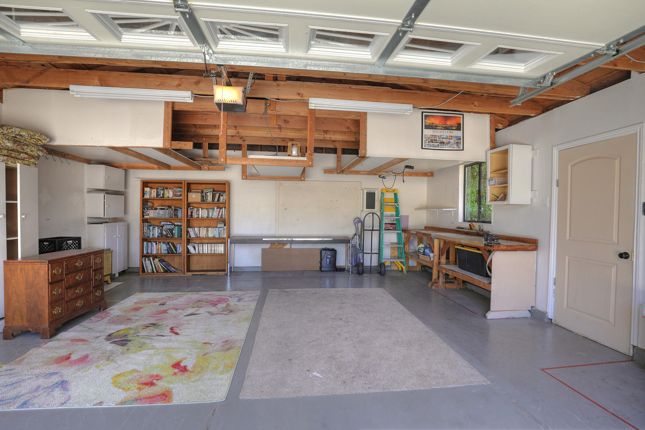 Santa Barbara, California 93105, United States, 3 Bedrooms Bedrooms, ,2 BathroomsBathrooms,Residential,Pending,183903