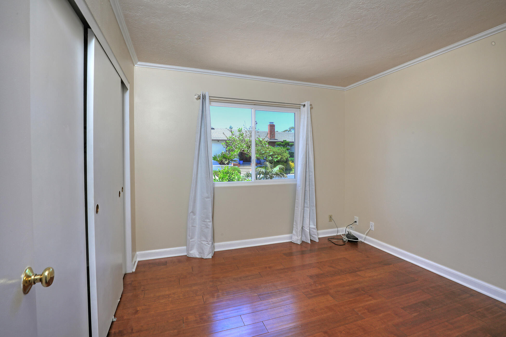 Santa Barbara, California 93105, United States, 3 Bedrooms Bedrooms, ,2 BathroomsBathrooms,Residential,Pending,183903