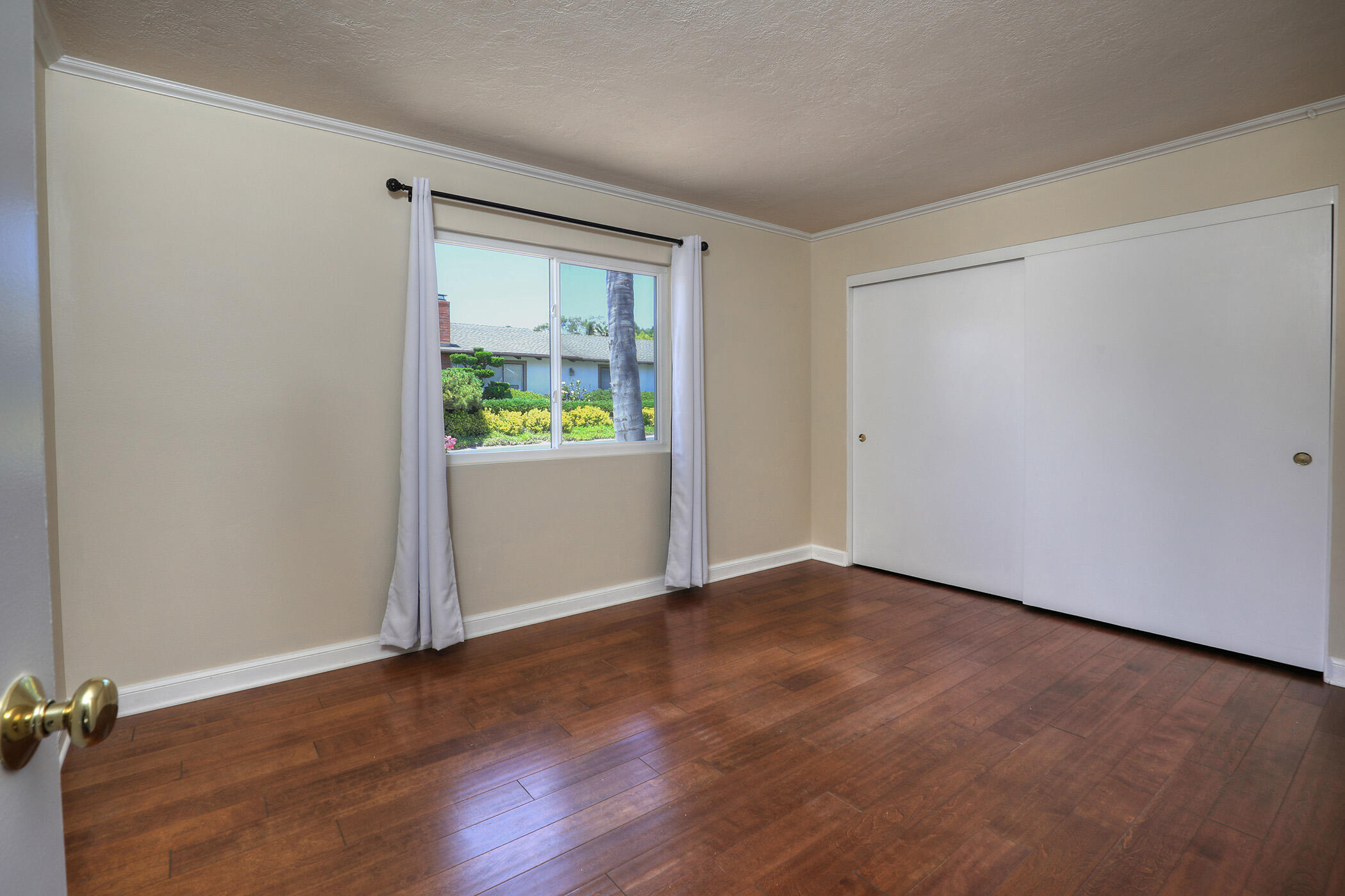 Santa Barbara, California 93105, United States, 3 Bedrooms Bedrooms, ,2 BathroomsBathrooms,Residential,Pending,183903