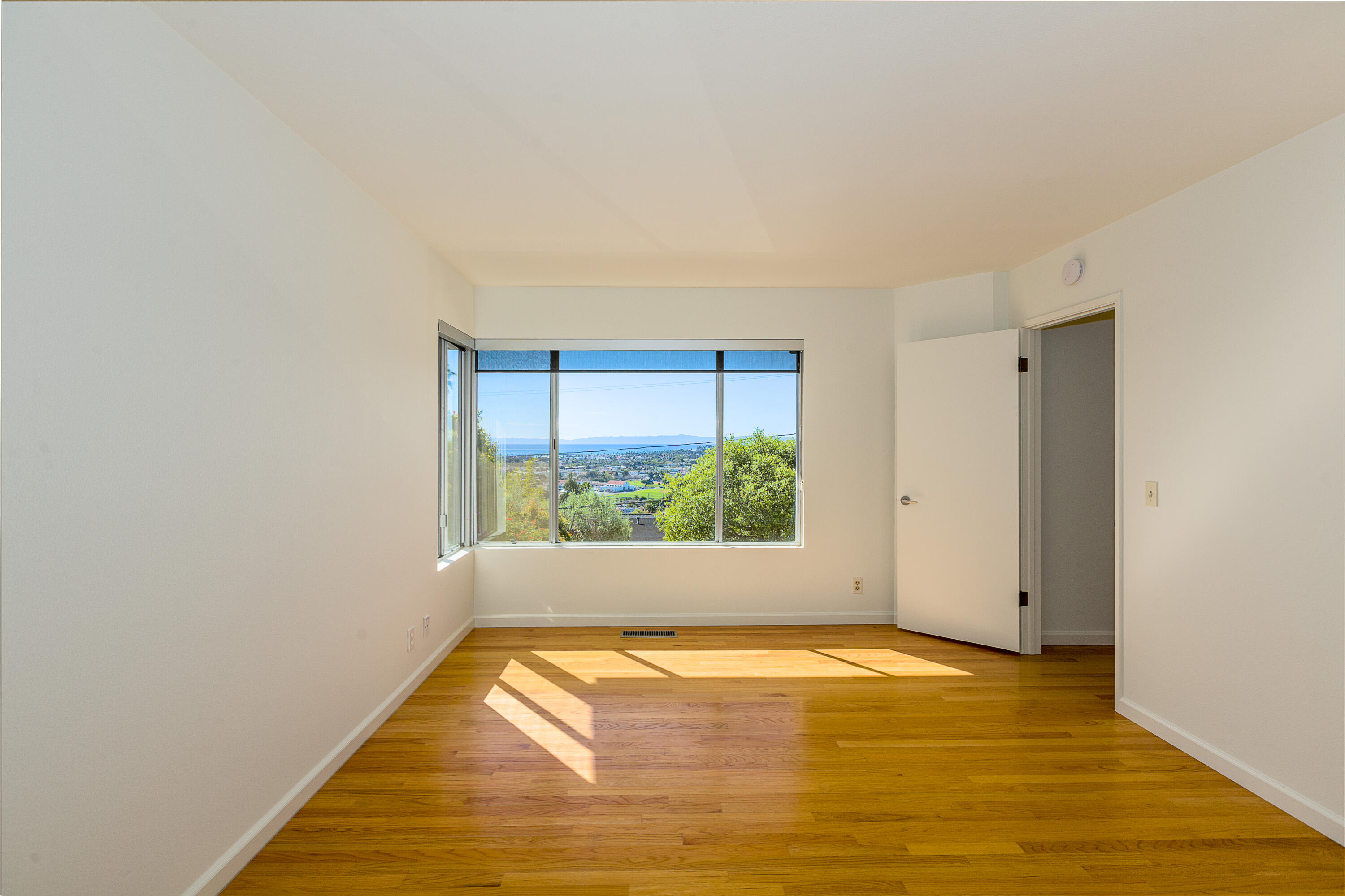 Santa Barbara, California 93103, United States, 3 Bedrooms Bedrooms, ,2 BathroomsBathrooms,Residential,Active,136279