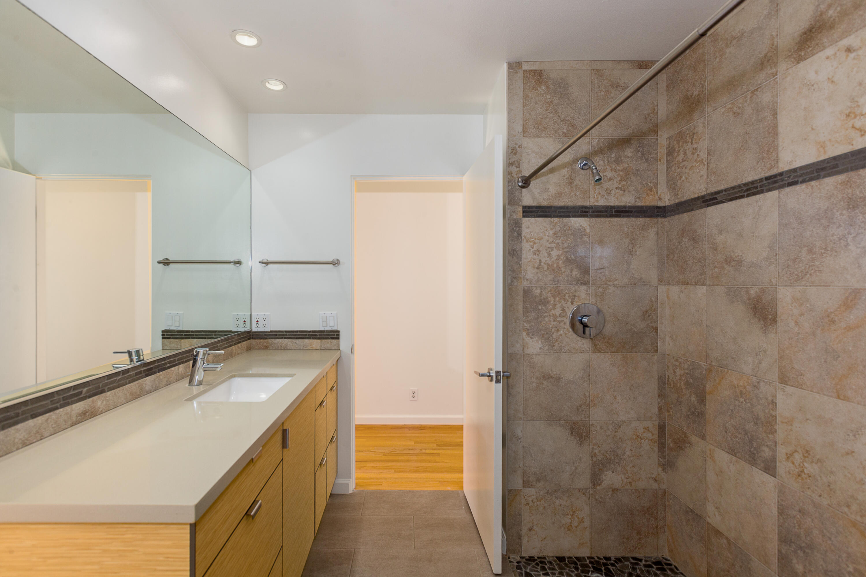 Santa Barbara, California 93103, United States, 3 Bedrooms Bedrooms, ,2 BathroomsBathrooms,Residential,Active,136279