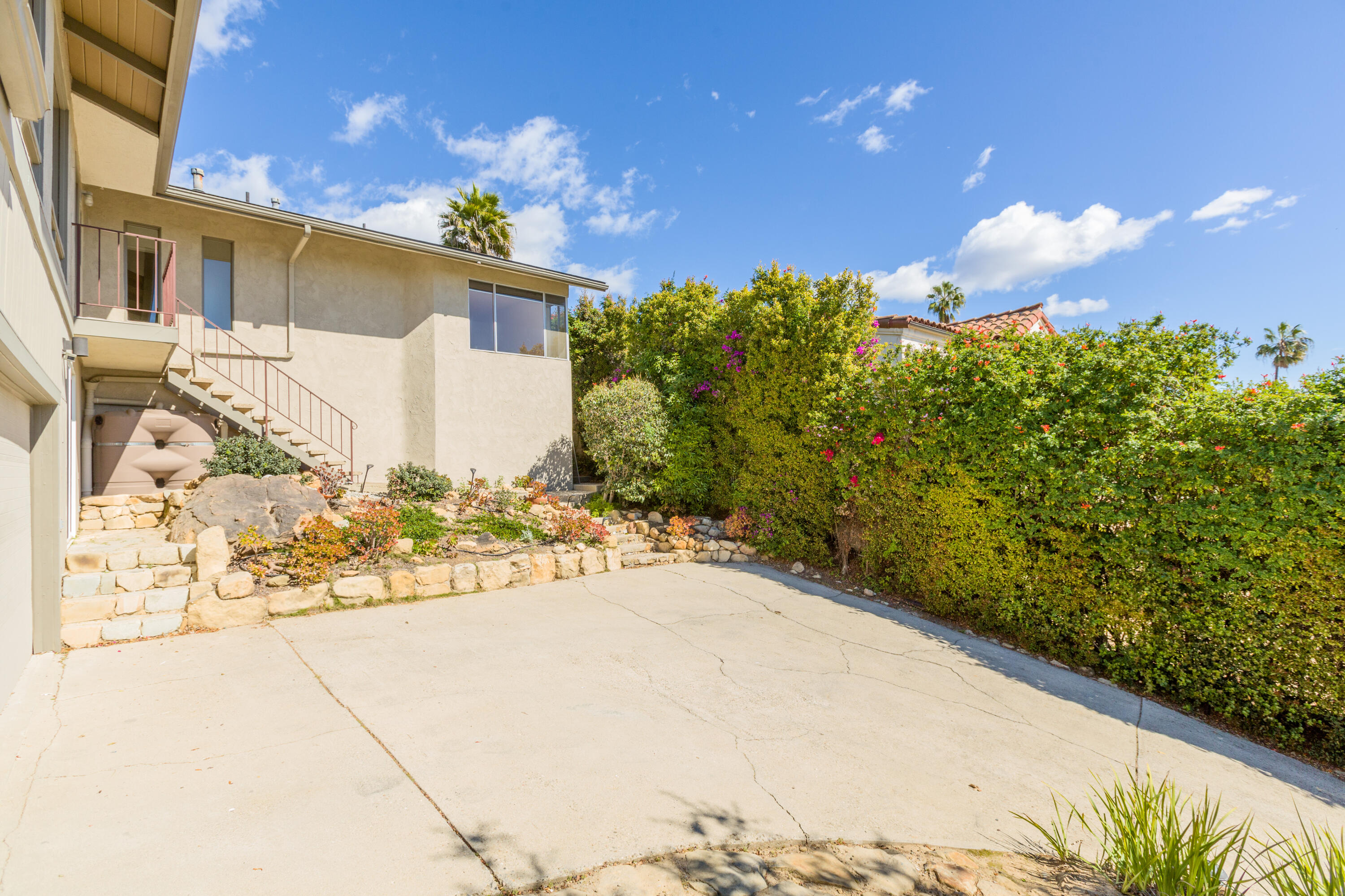 Santa Barbara, California 93103, United States, 3 Bedrooms Bedrooms, ,2 BathroomsBathrooms,Residential,Active,136279