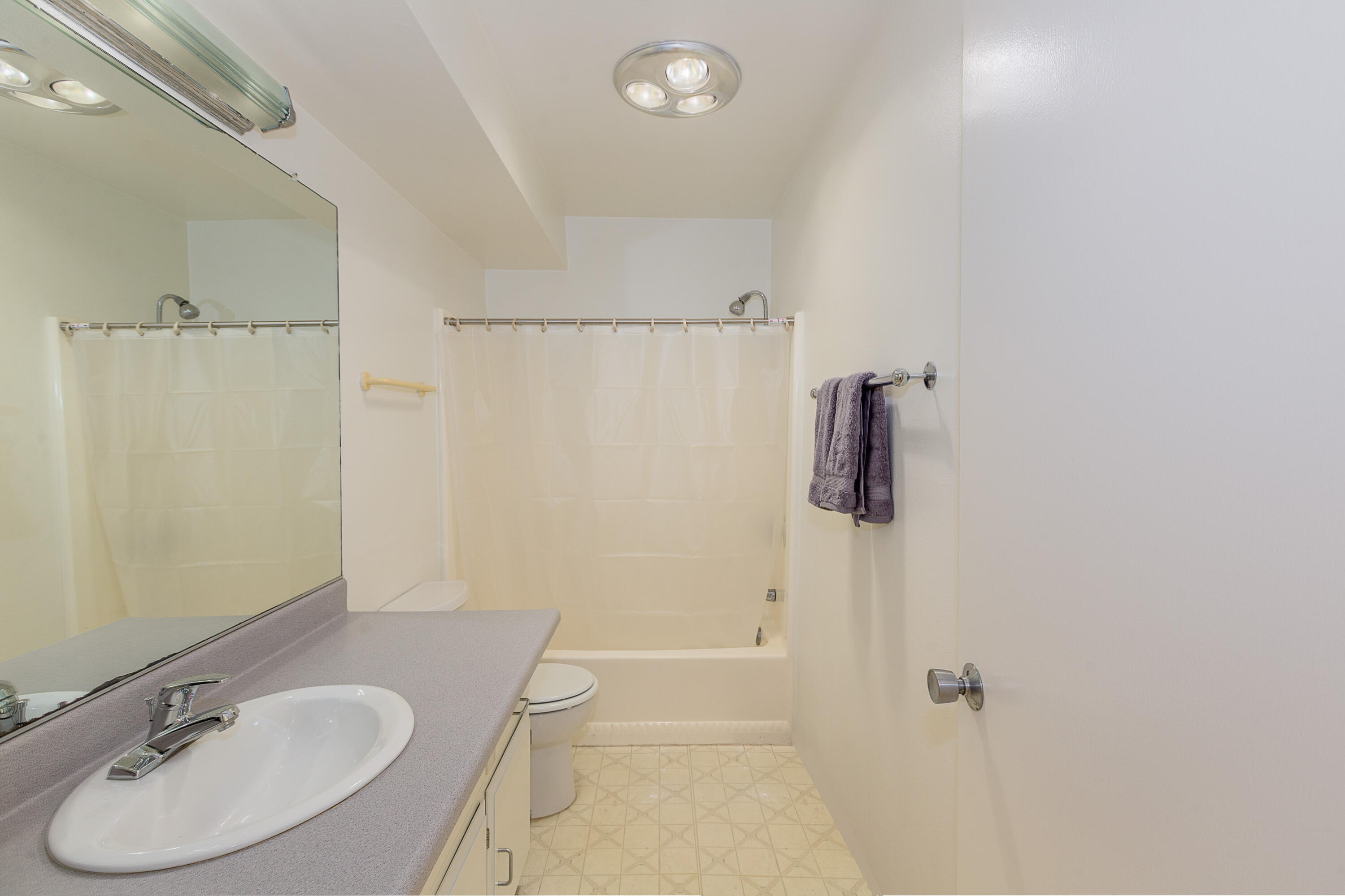 Santa Barbara, California 93103, United States, 3 Bedrooms Bedrooms, ,2 BathroomsBathrooms,Residential,Active,136279