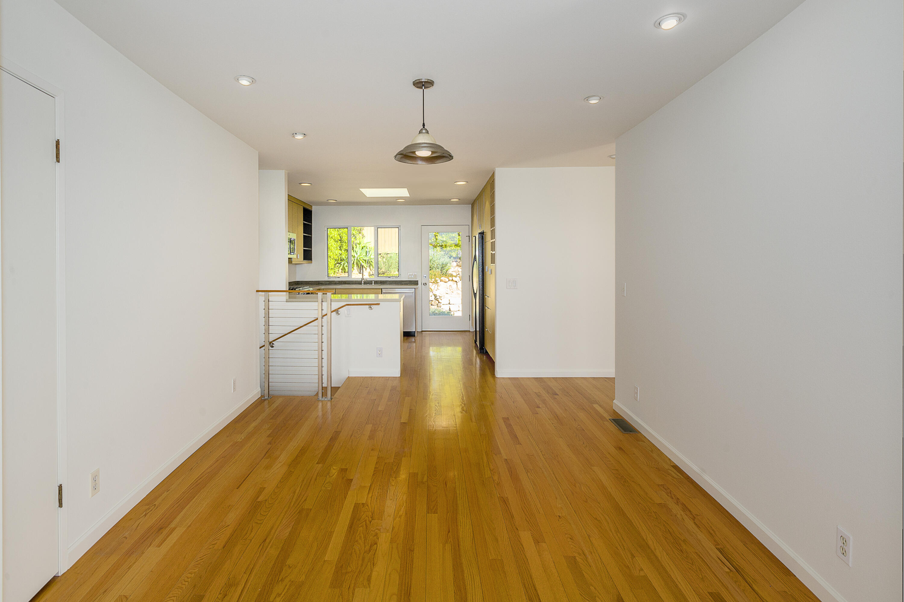 Santa Barbara, California 93103, United States, 3 Bedrooms Bedrooms, ,2 BathroomsBathrooms,Residential,Active,136279