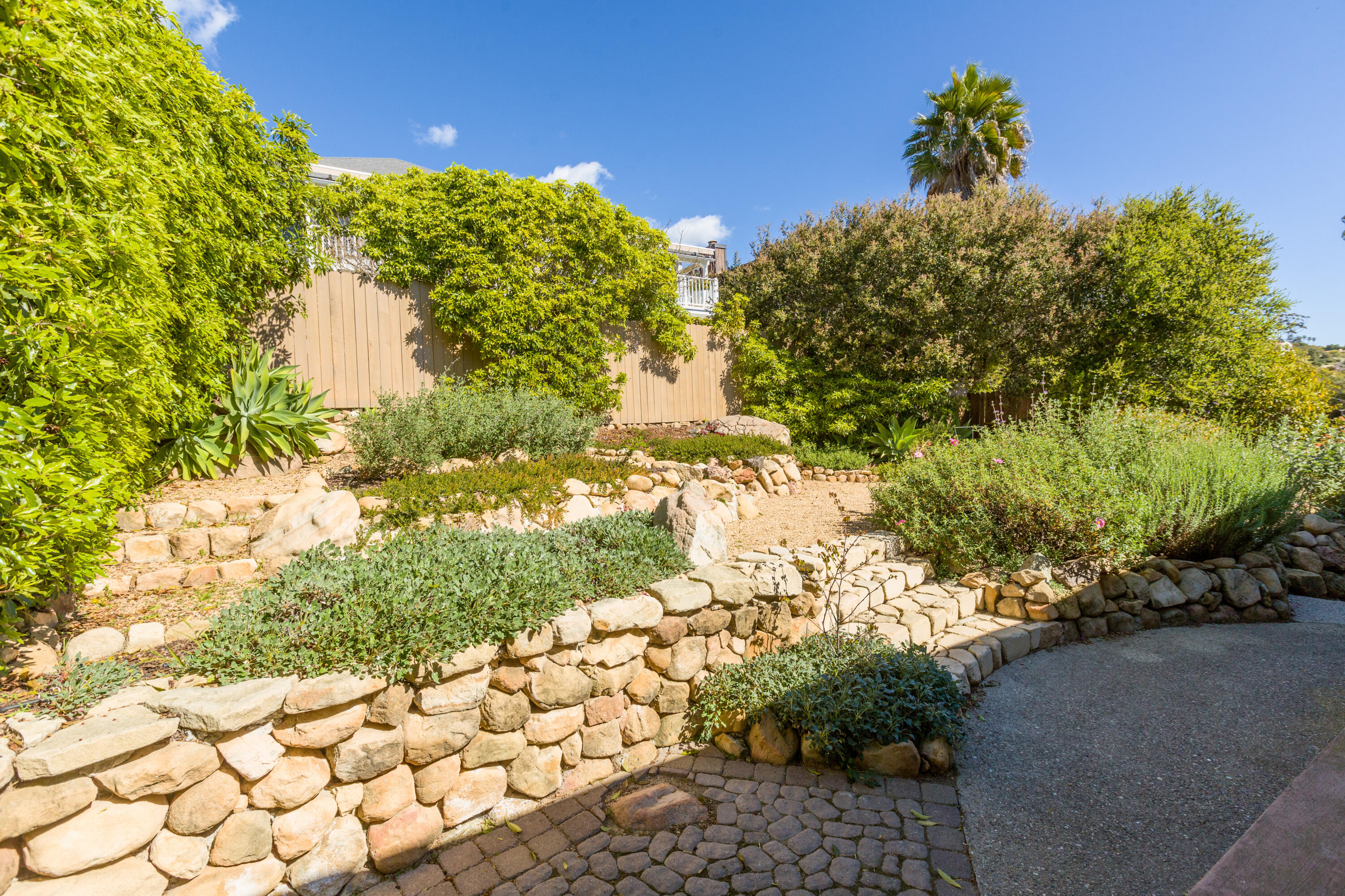 Santa Barbara, California 93103, United States, 3 Bedrooms Bedrooms, ,2 BathroomsBathrooms,Residential,Active,136279