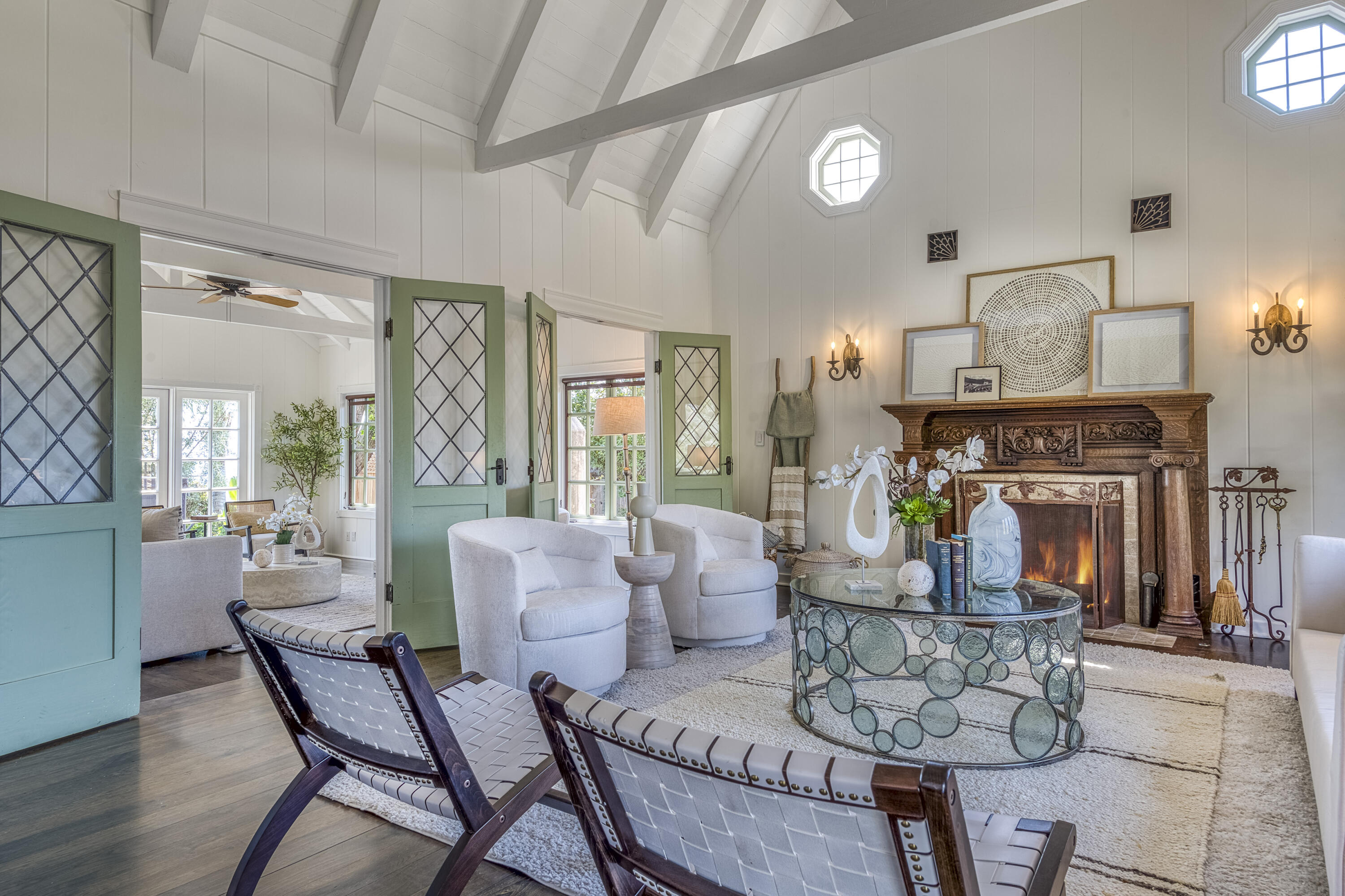 Santa Barbara, California 93105, United States, 3 Bedrooms Bedrooms, ,3 BathroomsBathrooms,Residential,Active,96228