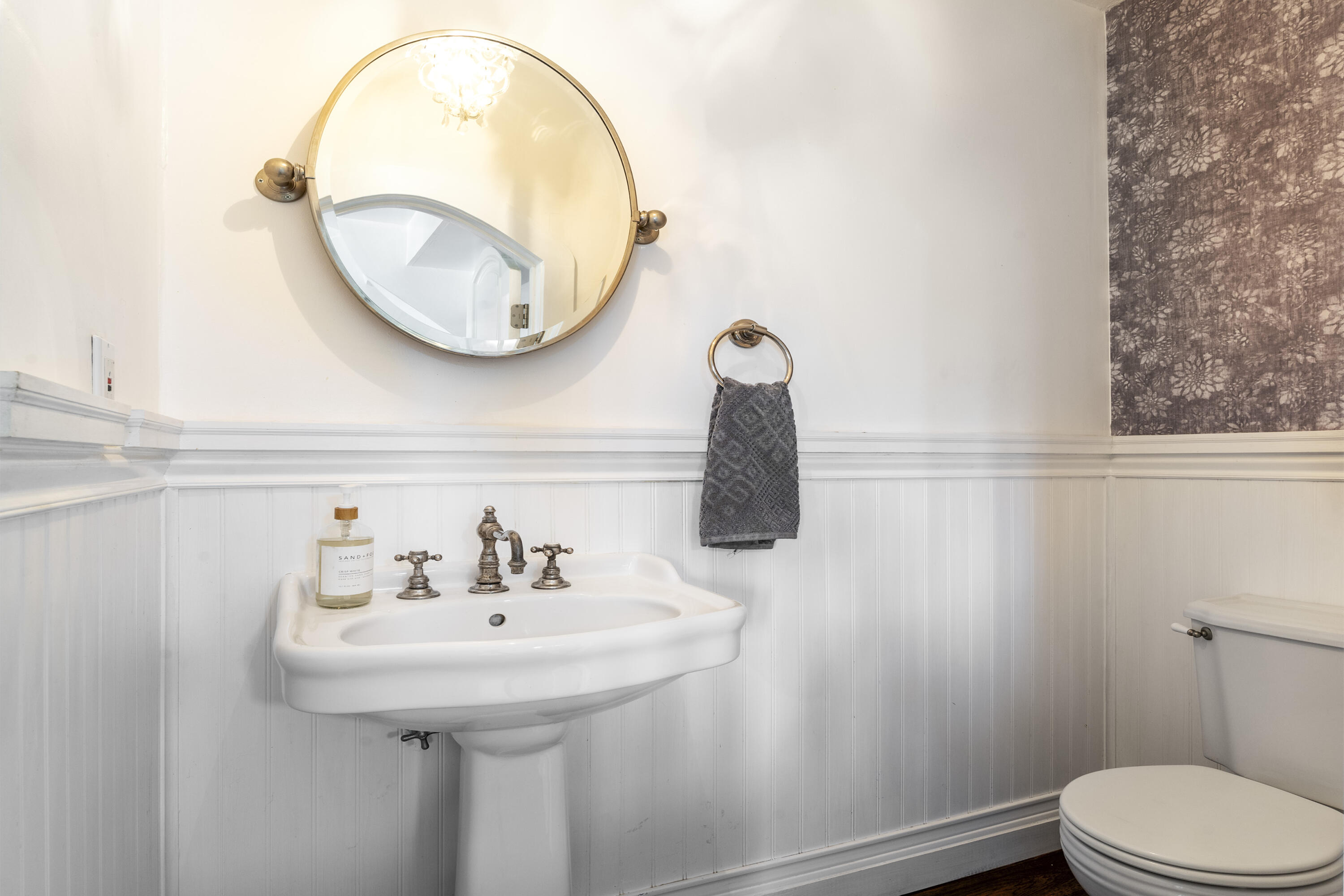 Santa Barbara, California 93105, United States, 3 Bedrooms Bedrooms, ,3 BathroomsBathrooms,Residential,Active,96228