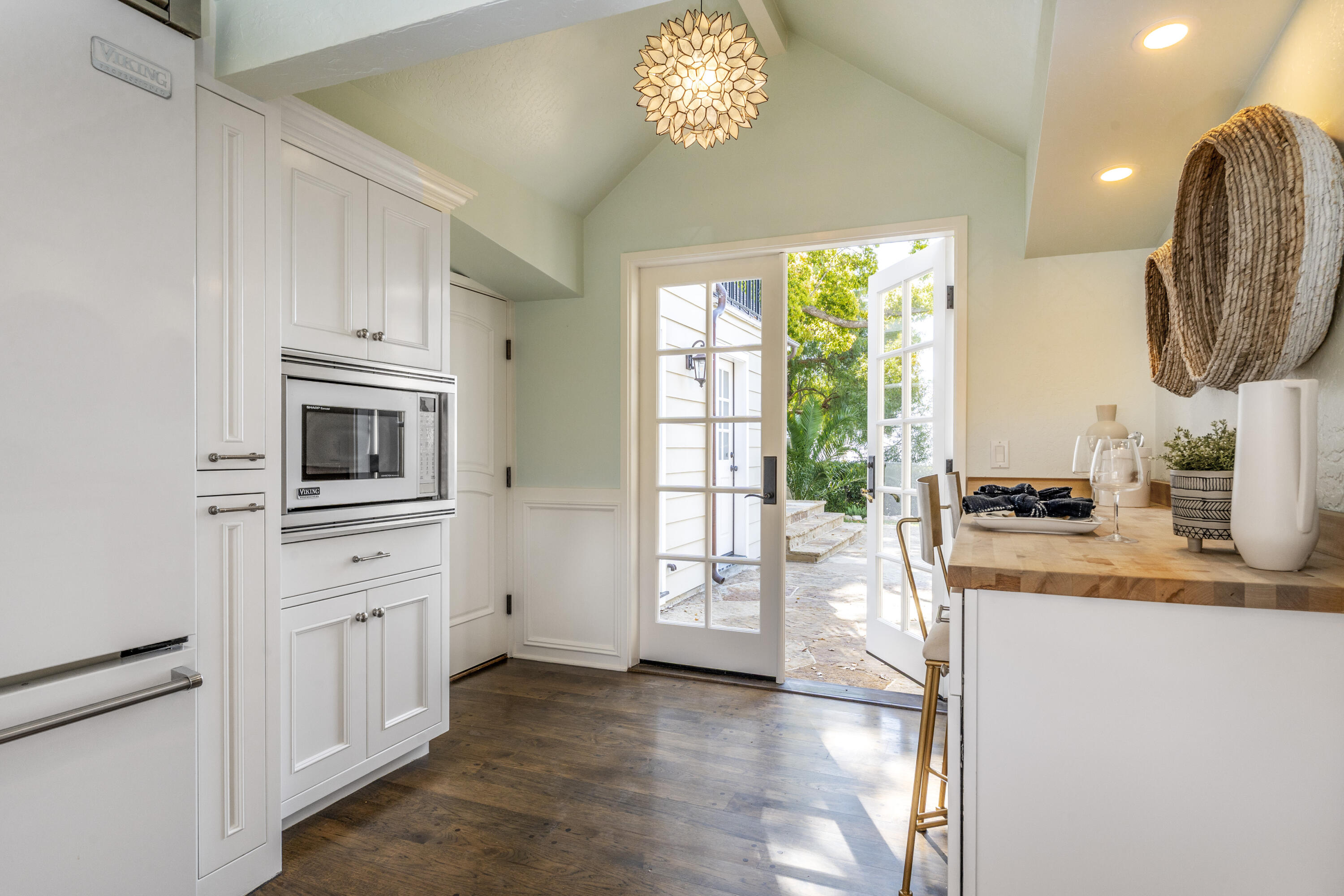 Santa Barbara, California 93105, United States, 3 Bedrooms Bedrooms, ,3 BathroomsBathrooms,Residential,Active,96228