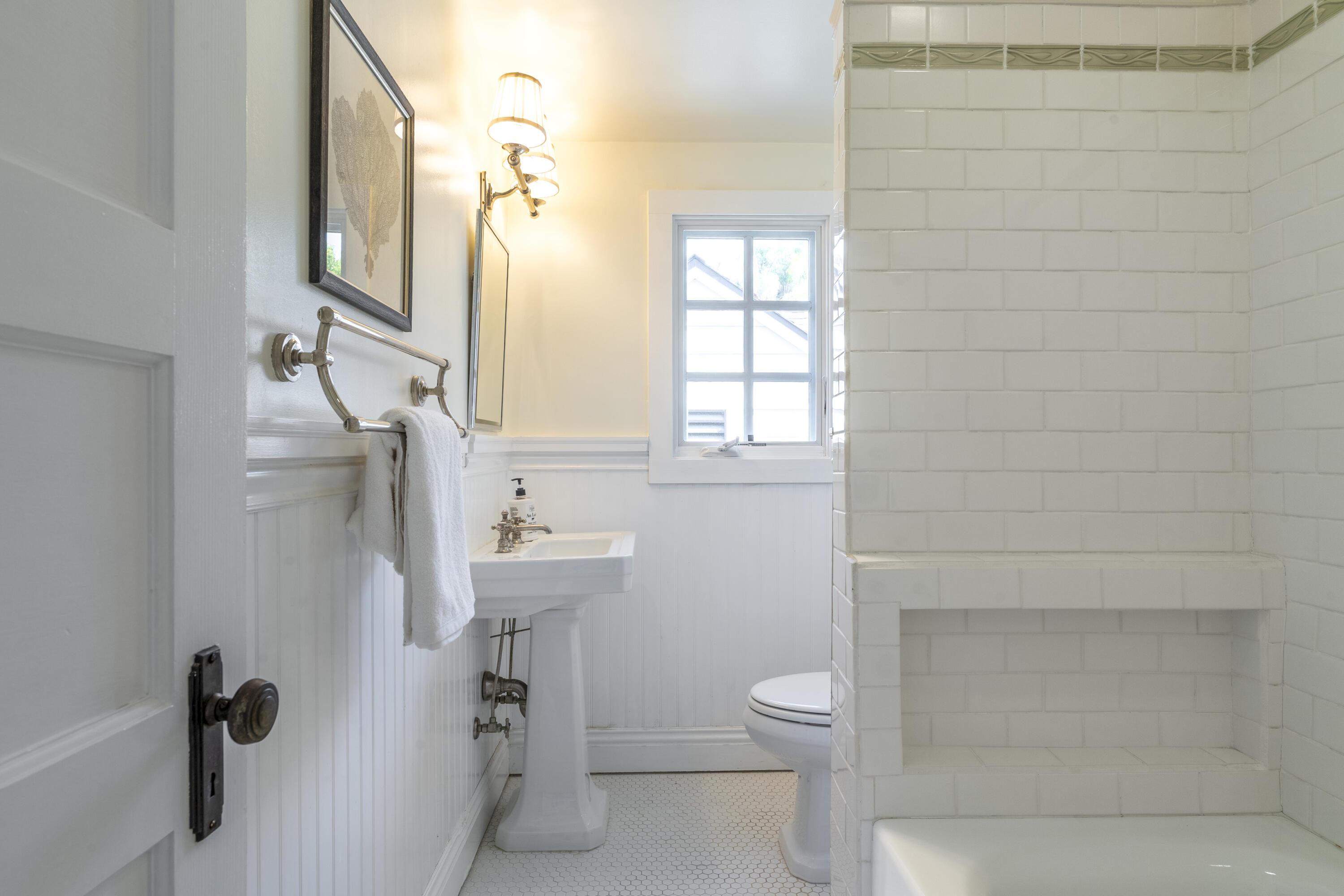 Santa Barbara, California 93105, United States, 3 Bedrooms Bedrooms, ,3 BathroomsBathrooms,Residential,Active,96228