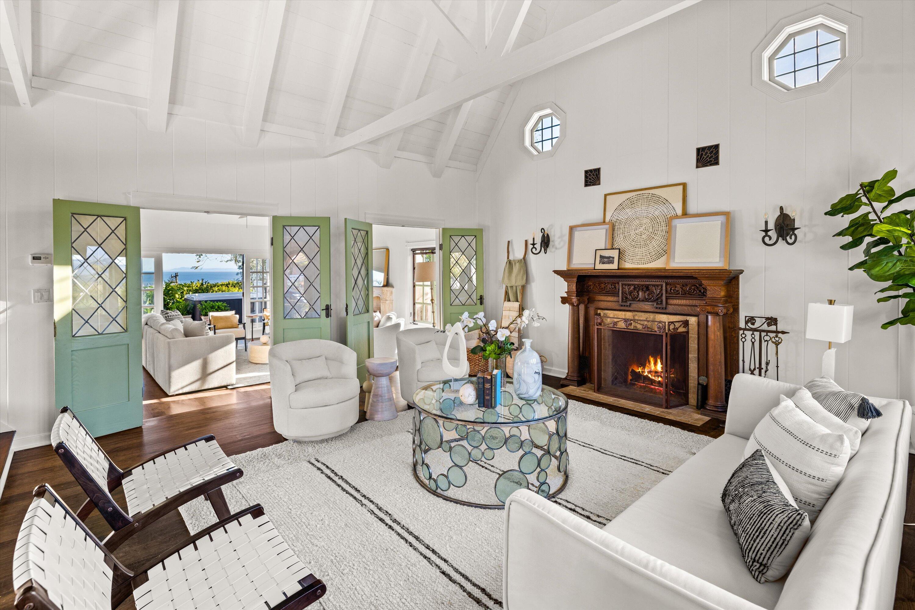 Santa Barbara, California 93105, United States, 3 Bedrooms Bedrooms, ,3 BathroomsBathrooms,Residential,Active,96228