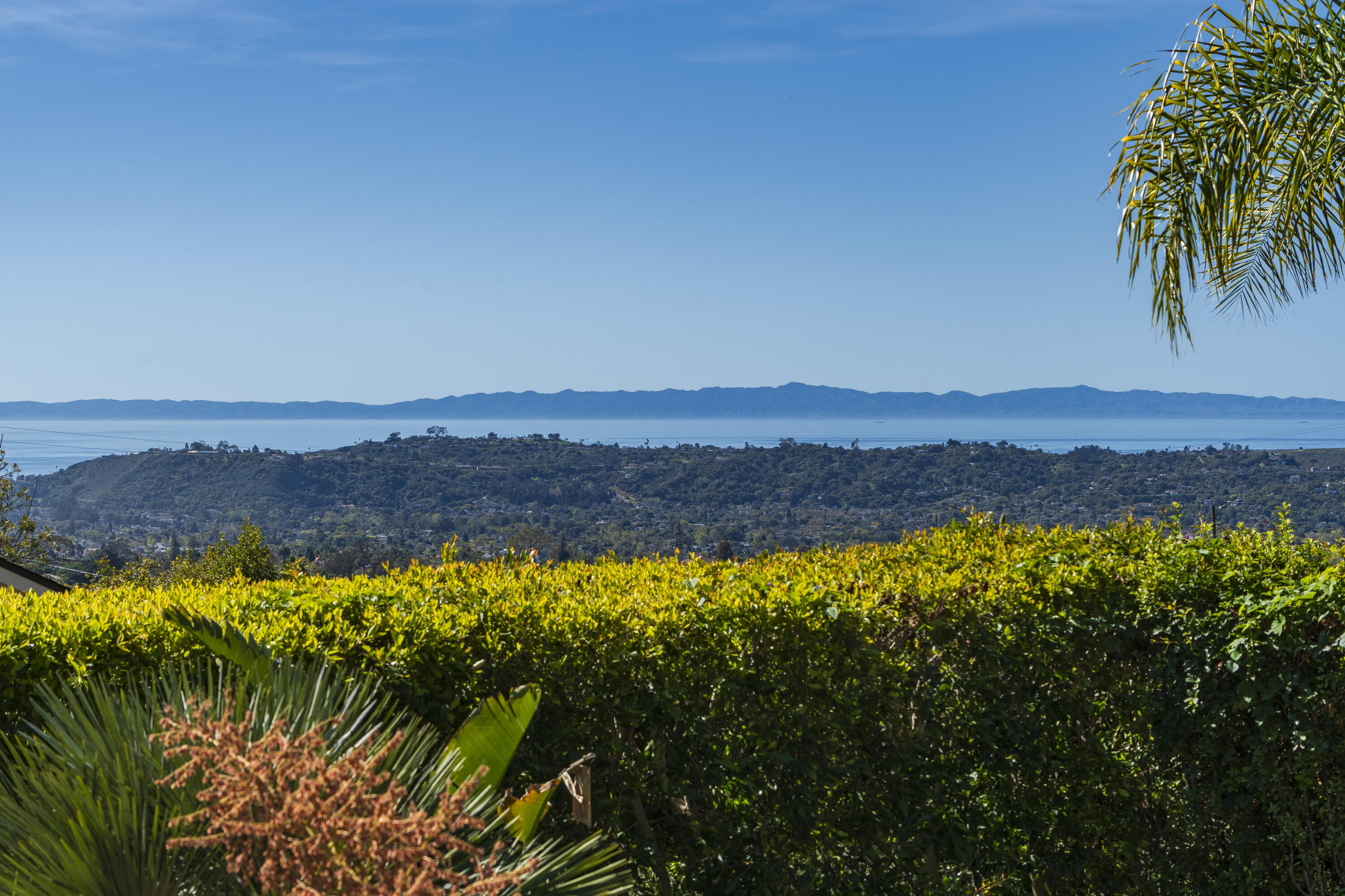 Santa Barbara, California 93105, United States, 3 Bedrooms Bedrooms, ,3 BathroomsBathrooms,Residential,Active,96228