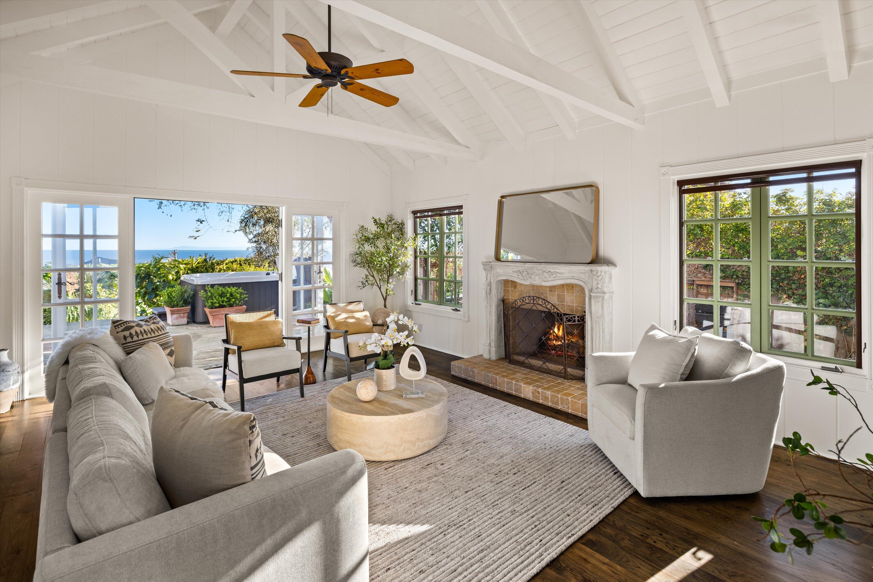 Santa Barbara, California 93105, United States, 3 Bedrooms Bedrooms, ,3 BathroomsBathrooms,Residential,Active,96228