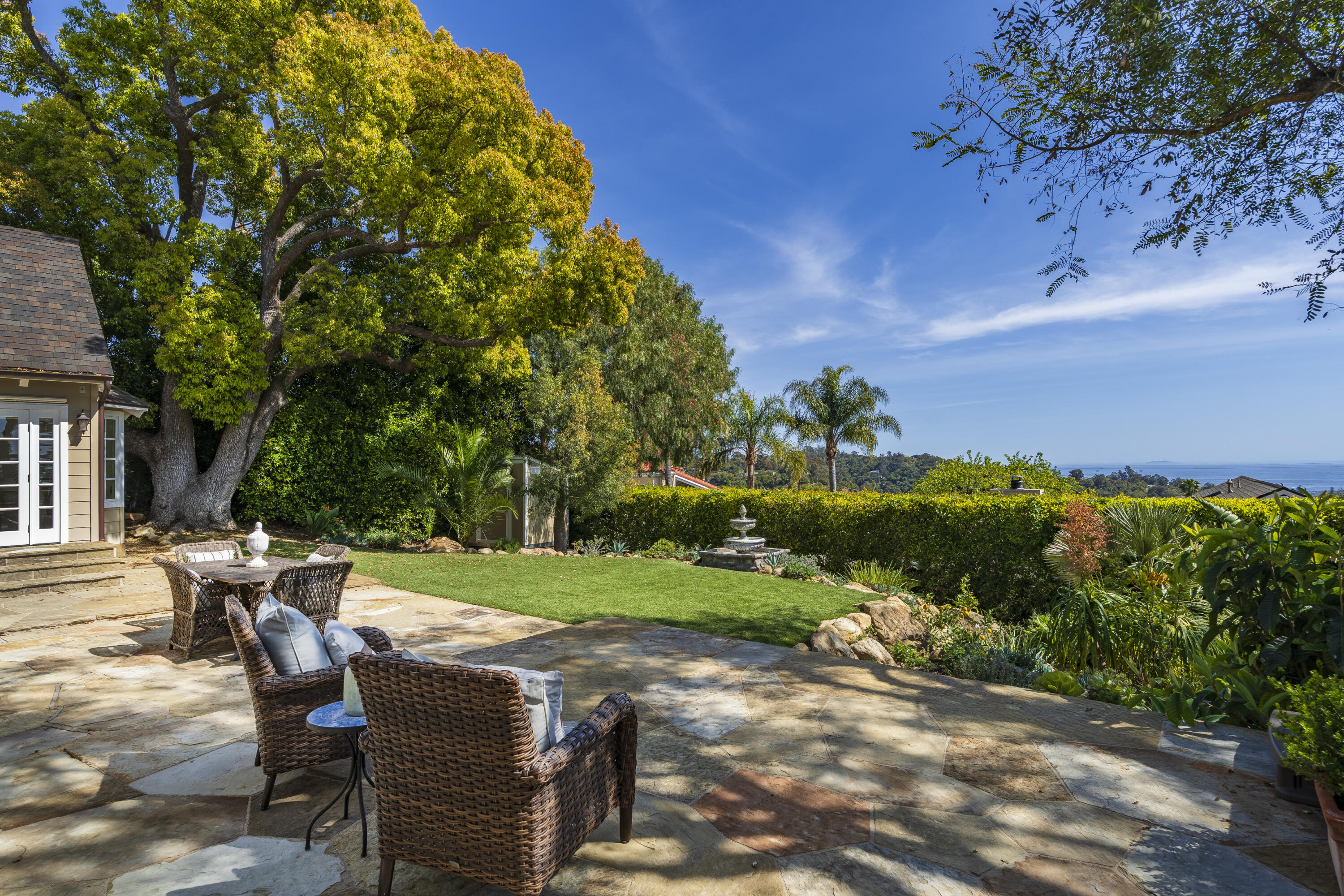 Santa Barbara, California 93105, United States, 3 Bedrooms Bedrooms, ,3 BathroomsBathrooms,Residential,Active,96228