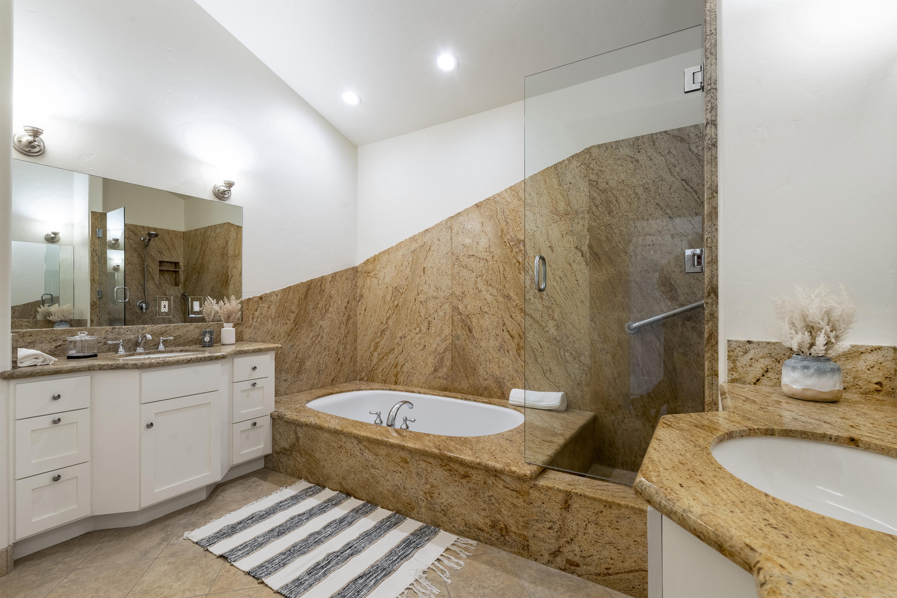 Santa Barbara, California 93105, United States, 5 Bedrooms Bedrooms, ,7 BathroomsBathrooms,Residential,Active,172899