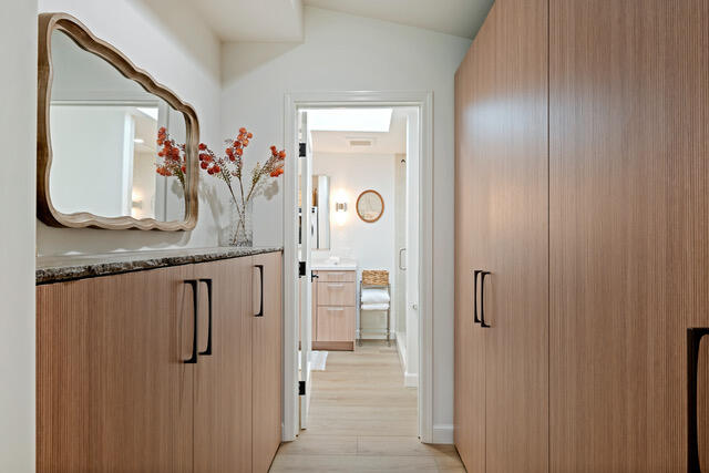 Santa Barbara, California 93105, United States, 1 Bedroom Bedrooms, ,1 BathroomBathrooms,Residential,Active,255137