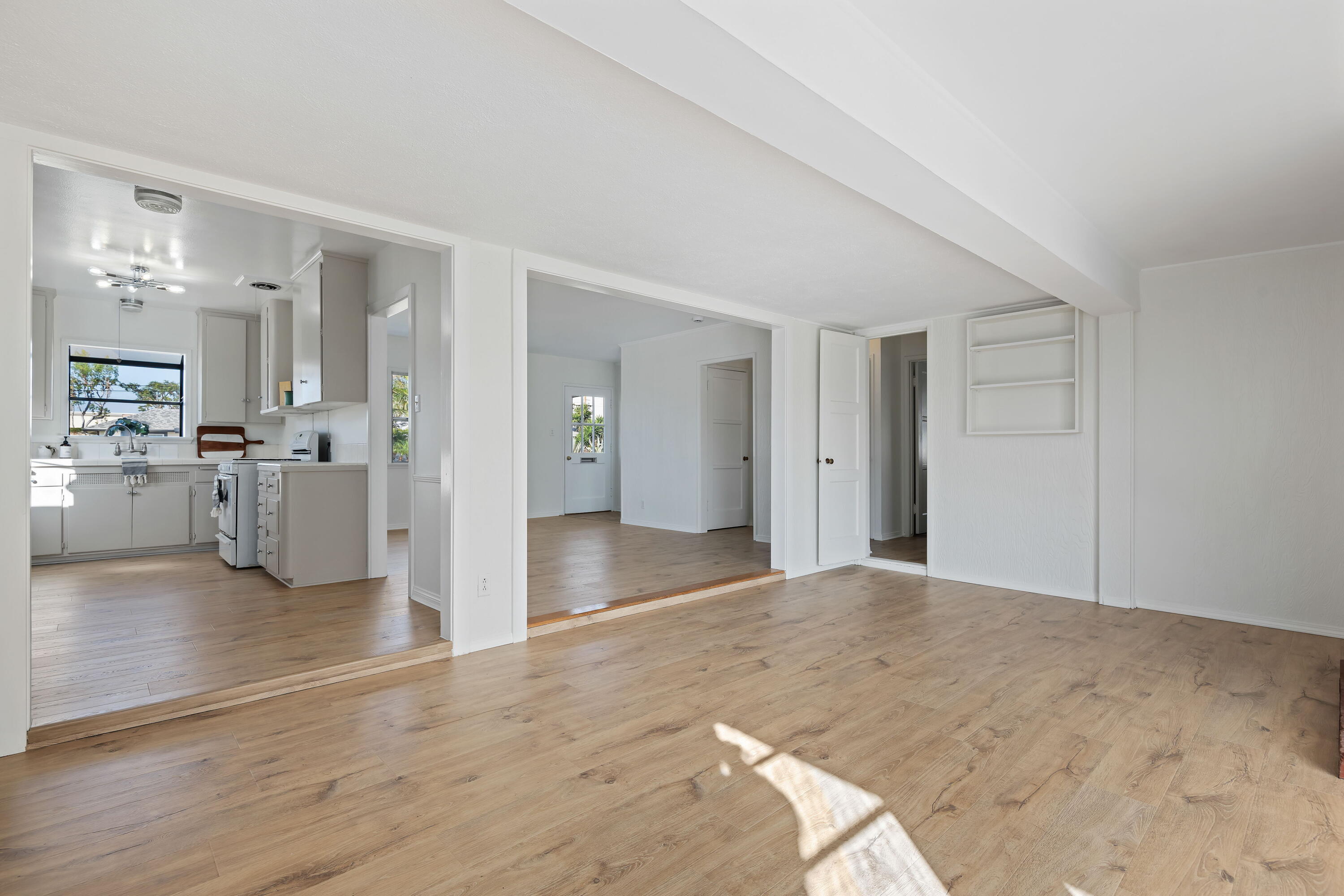 Ventura, California 93003, United States, 3 Bedrooms Bedrooms, ,2 BathroomsBathrooms,Residential,Active,238768