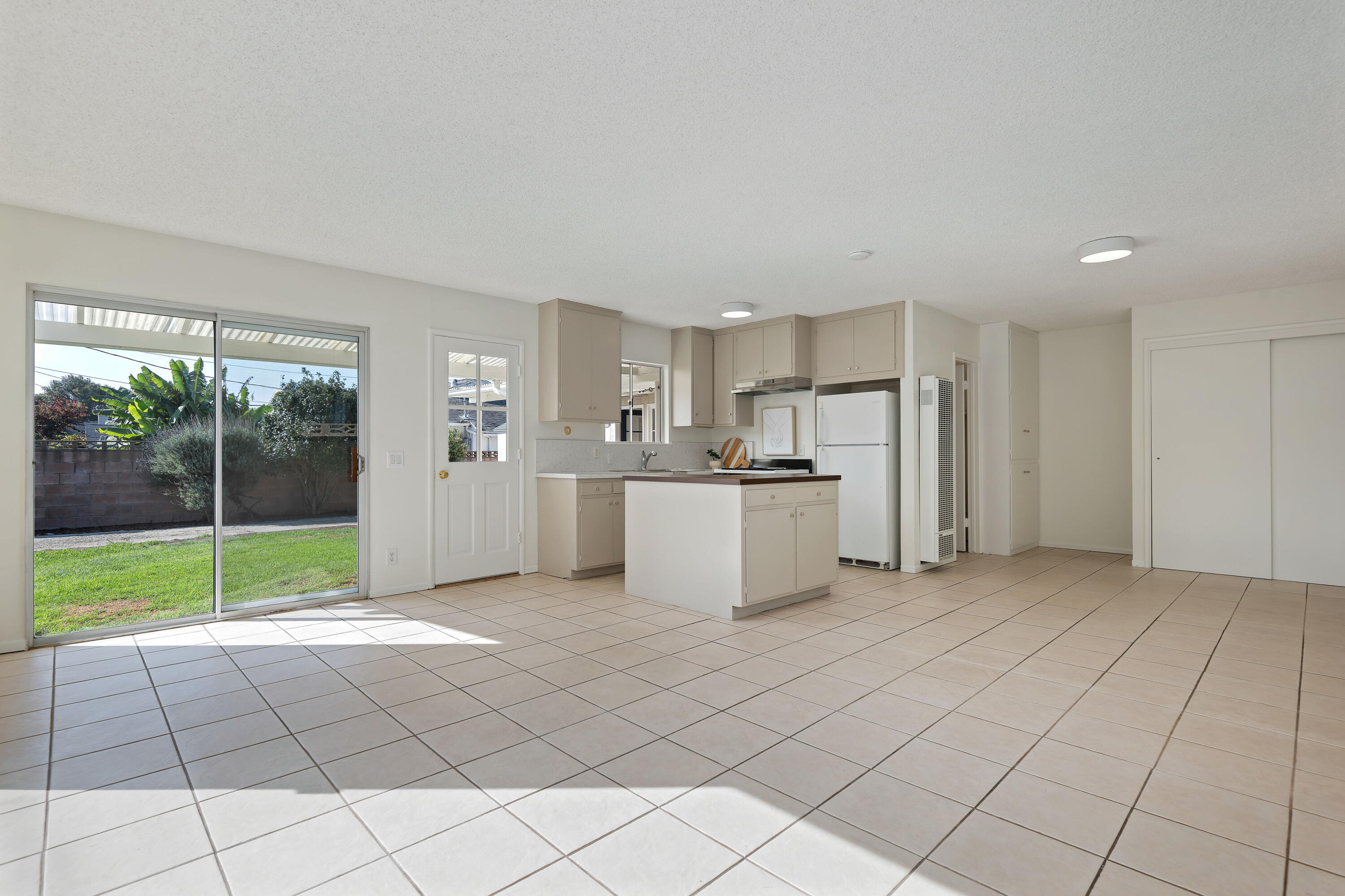 Ventura, California 93003, United States, 3 Bedrooms Bedrooms, ,2 BathroomsBathrooms,Residential,Active,238768