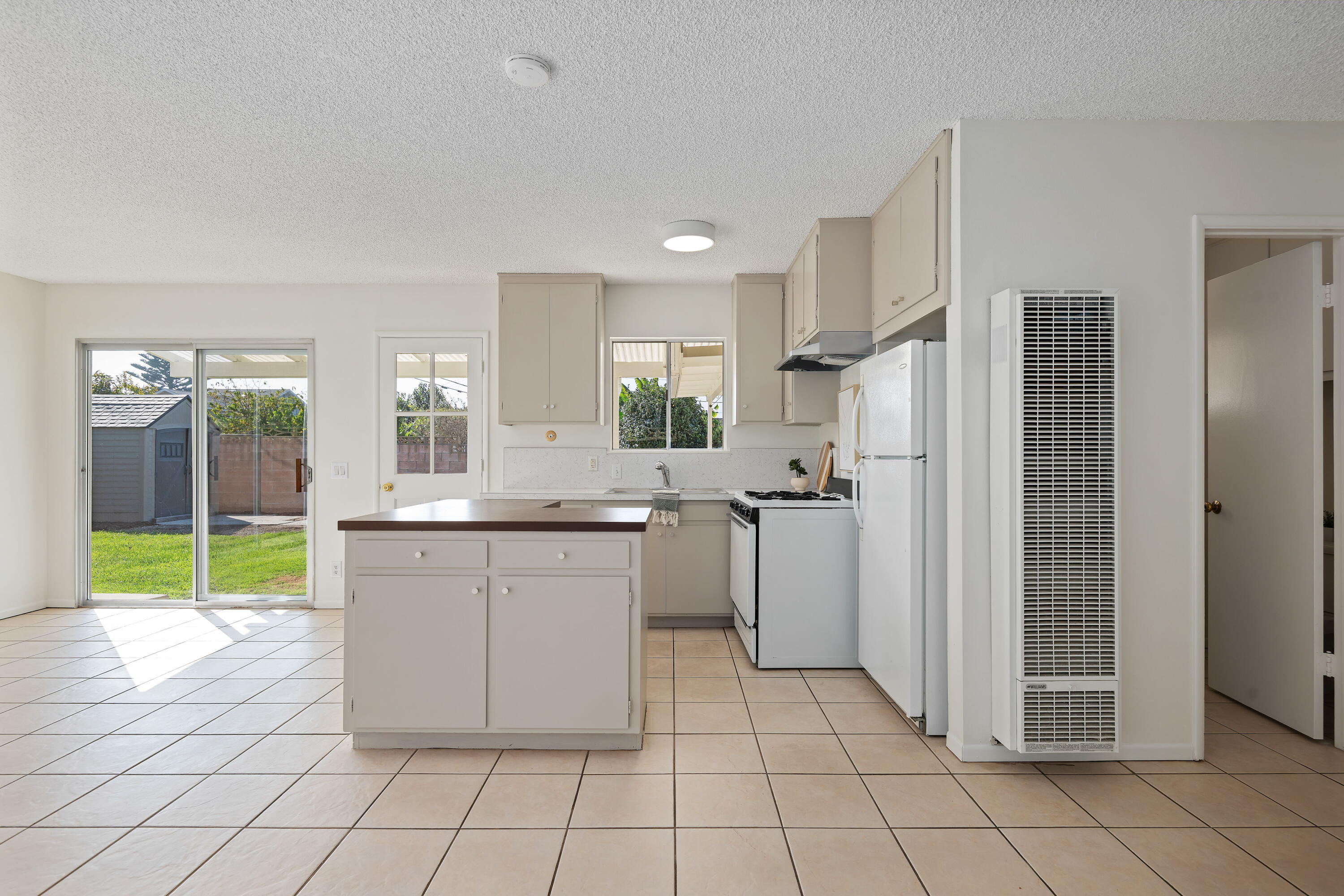 Ventura, California 93003, United States, 3 Bedrooms Bedrooms, ,2 BathroomsBathrooms,Residential,Active,238768